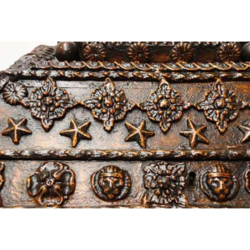 English large Regency period country house gesso decorated casket, circa 1820 For Sale 6