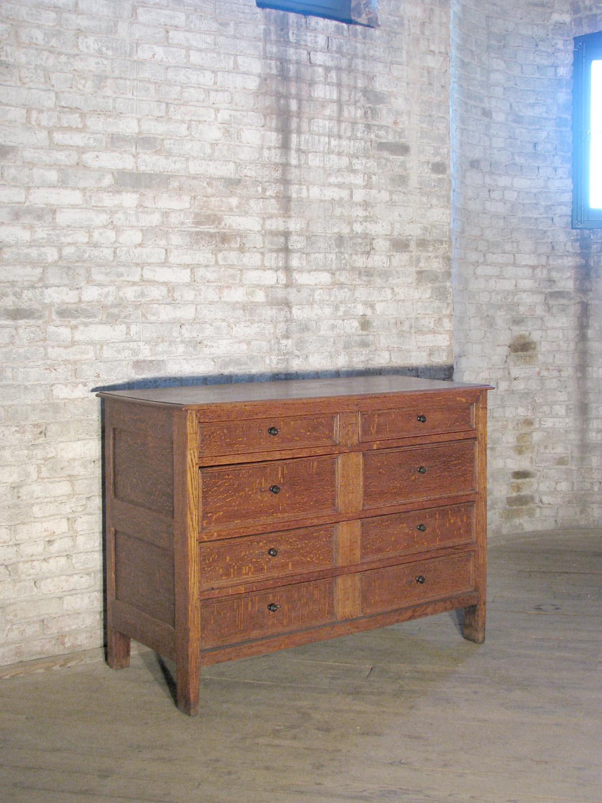 Charles II English late 17th Century Blond Oak commode / Chest of Drawers For Sale