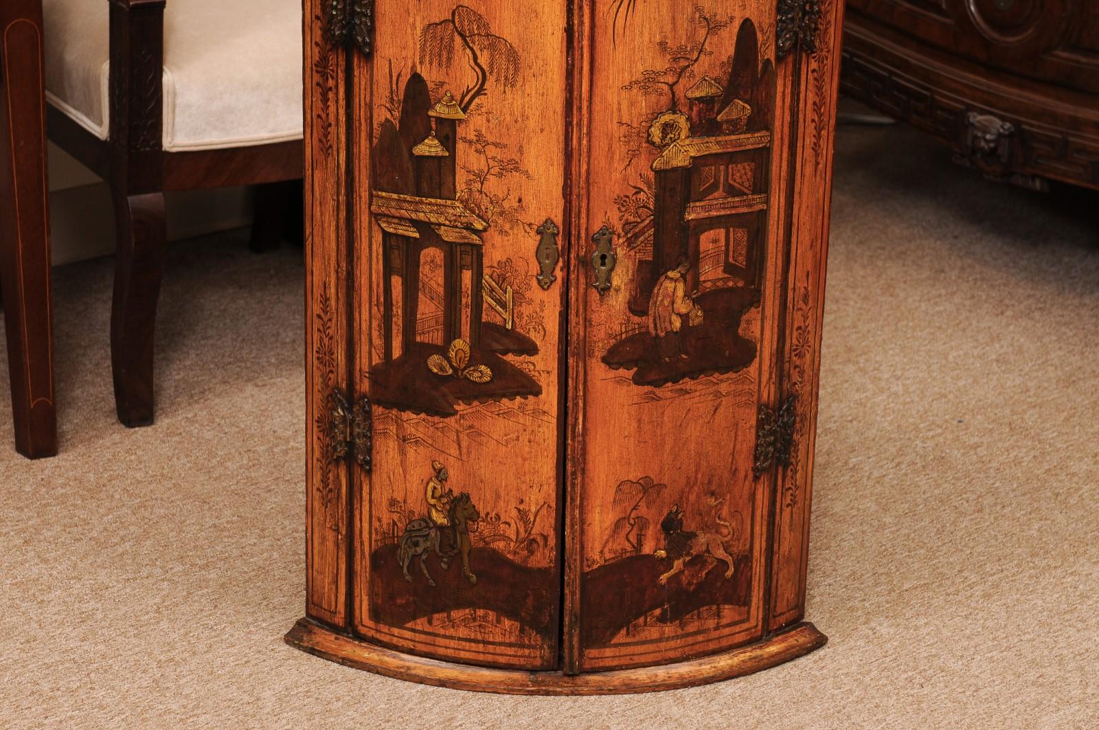 Englischer Chinoiserie-Eckschrank aus dem späten 18. Jahrhundert mit ockerfarbenem Lack (Holz) im Angebot