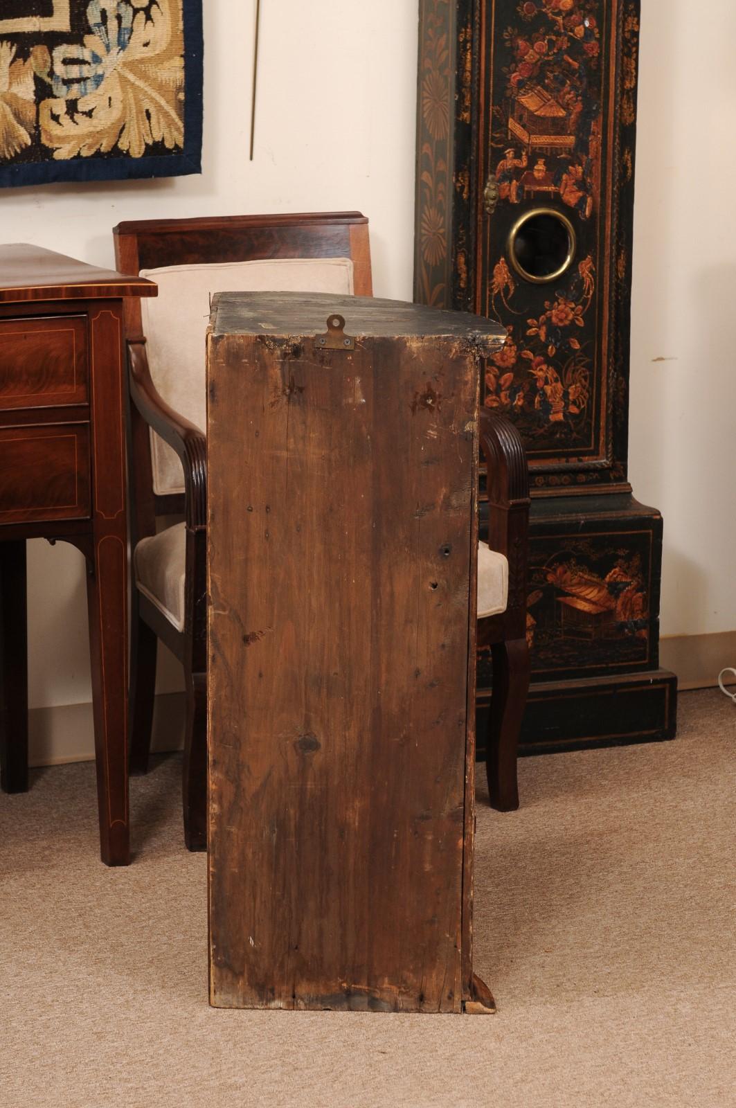 Englischer Chinoiserie-Eckschrank aus dem späten 18. Jahrhundert mit ockerfarbenem Lack im Angebot 3