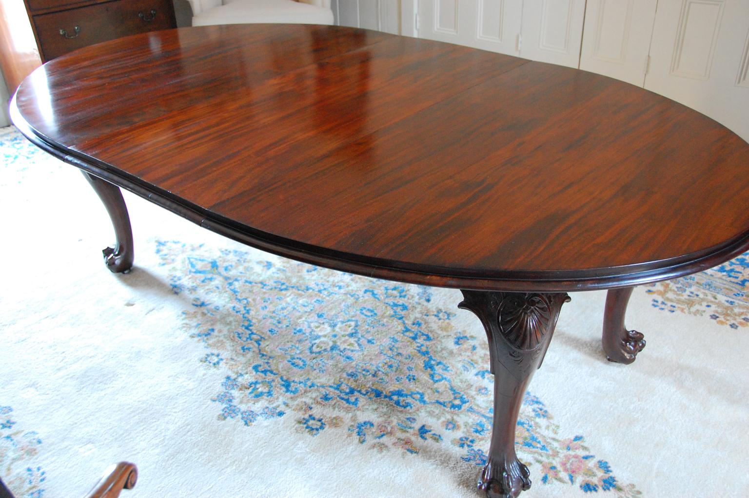 English Late 19th Century Chippendale Style Mahogany Banquet Table with Leaves 3