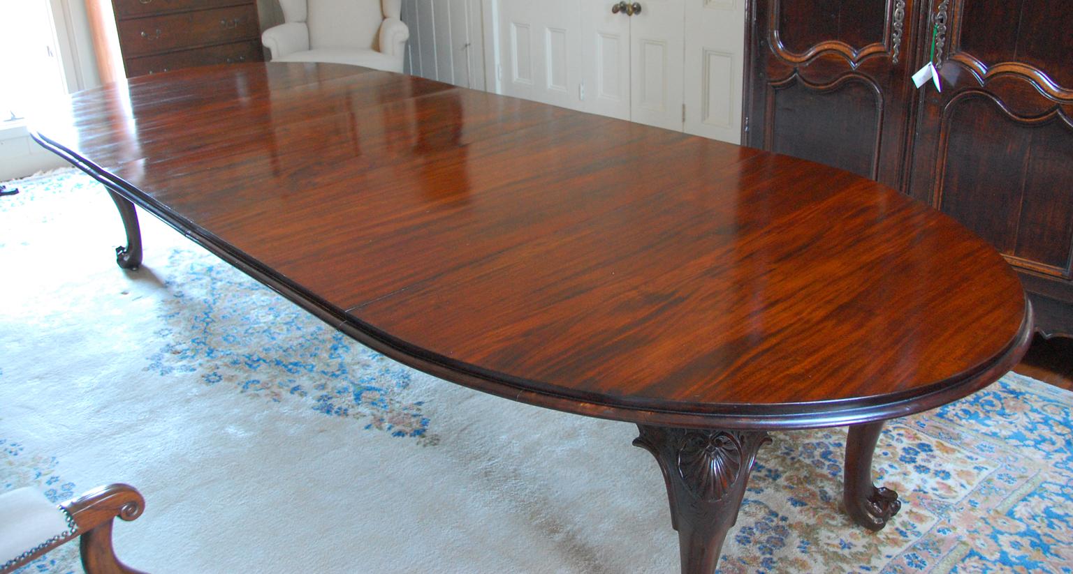 English Late 19th Century Chippendale Style Mahogany Banquet Table with Leaves 1