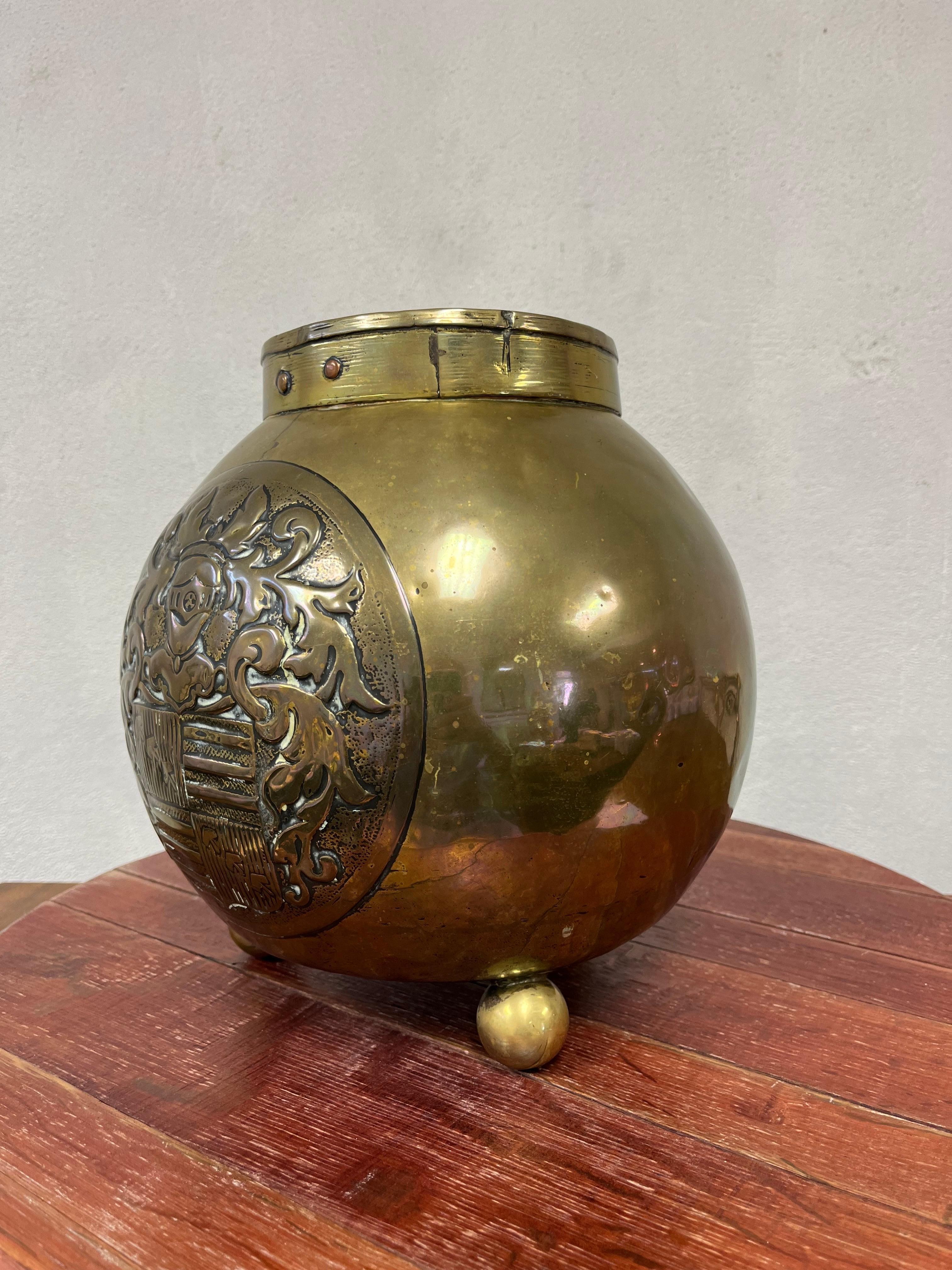 English Late 19th Century Copper & Brass Coal Bucket Planter For Sale 3
