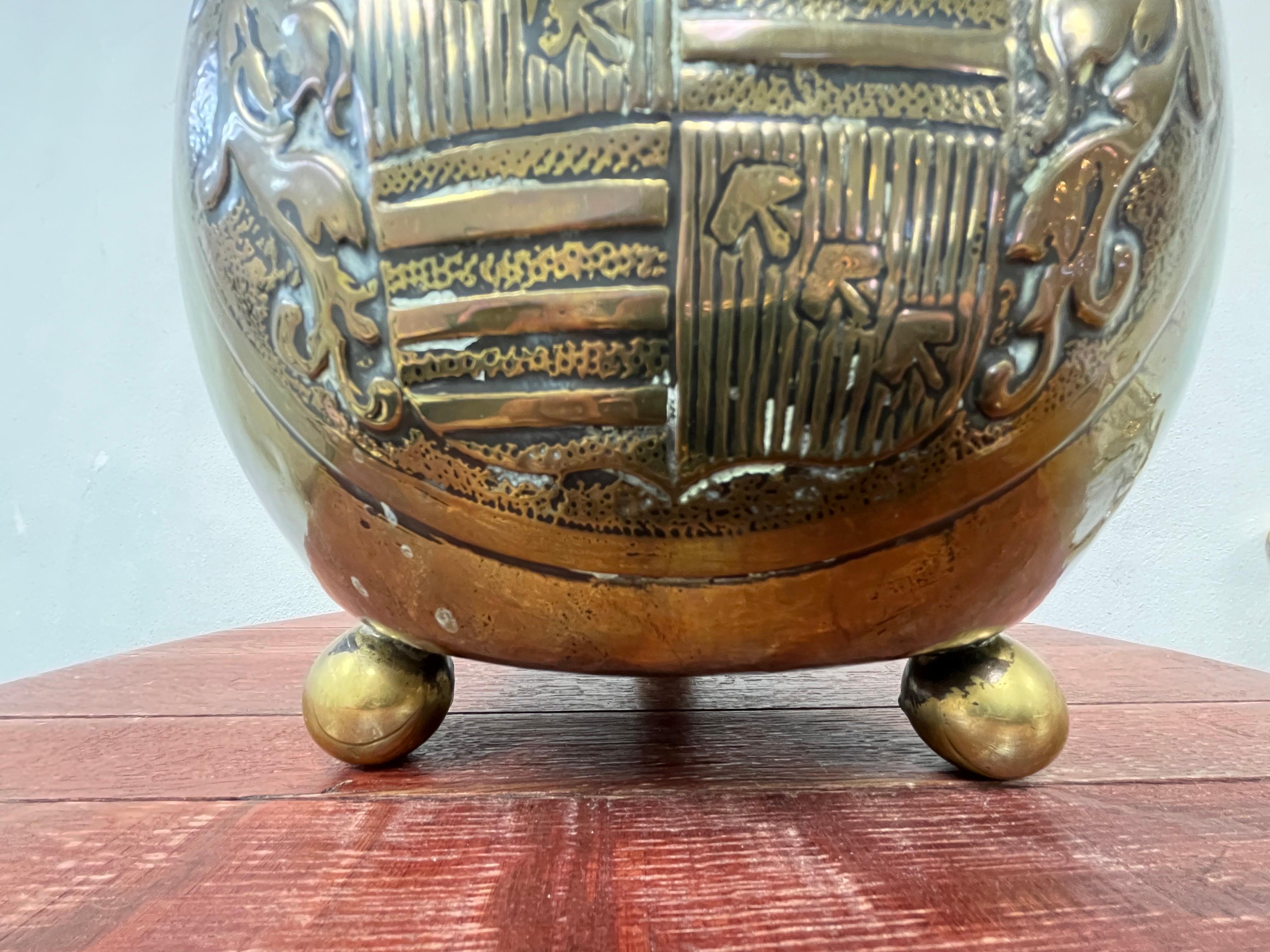 English Late 19th Century Copper & Brass Coal Bucket Planter For Sale 5
