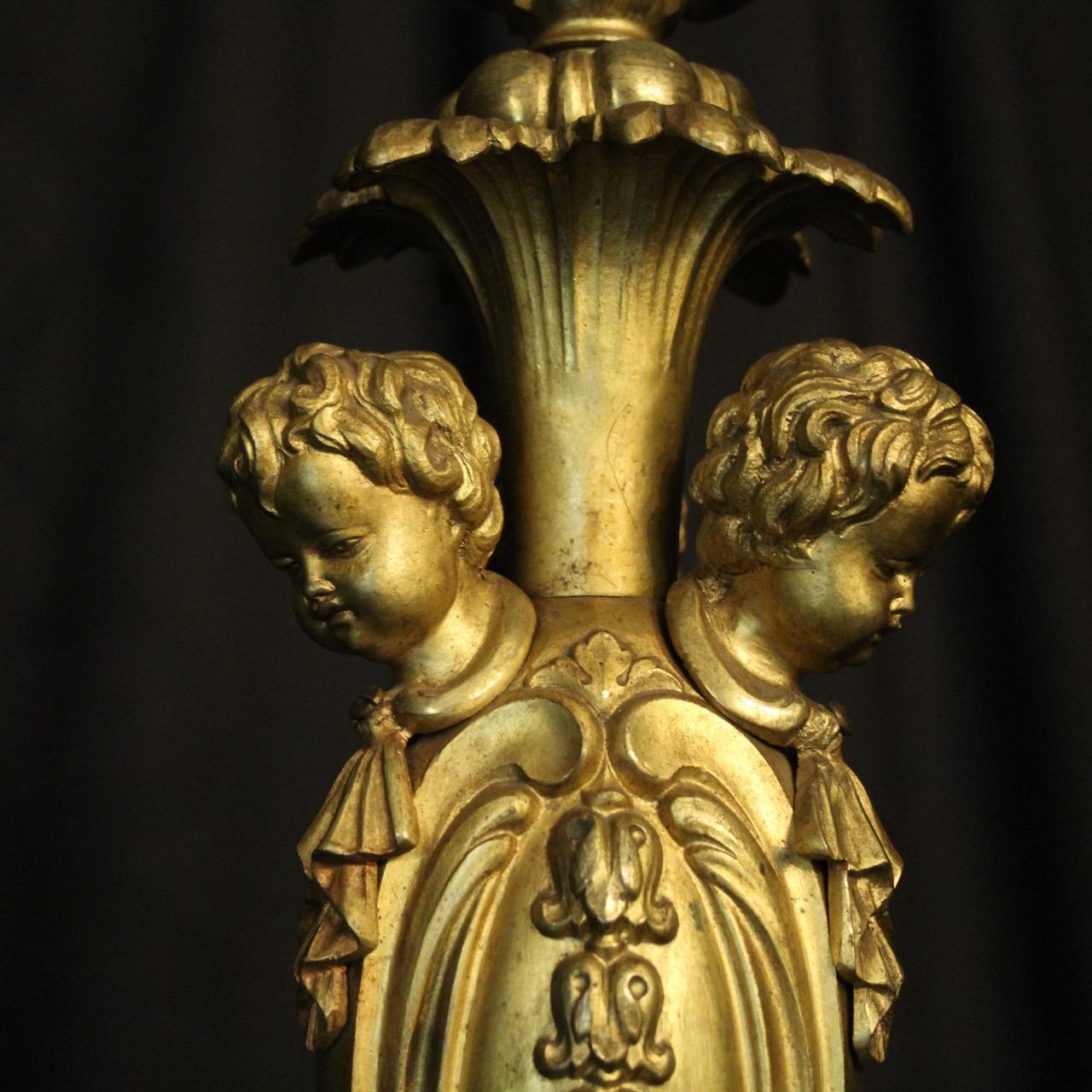 English Late 19th Century Gilded Cherub Bronze Eight-Light Antique Chandelier In Good Condition For Sale In Chester, GB