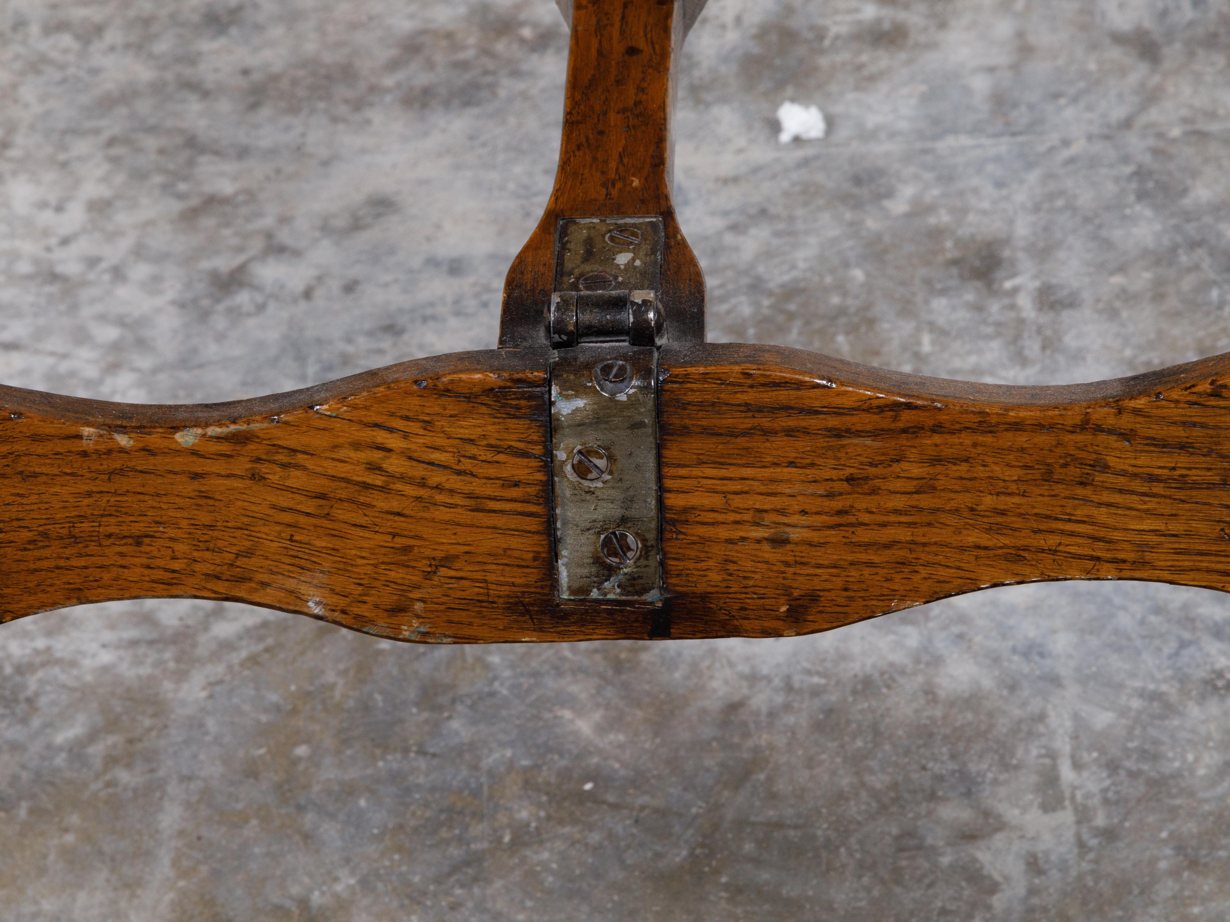 Échelle à cinq marches en chêne anglaise de la fin du 19ème siècle avec patine brune en vente 5