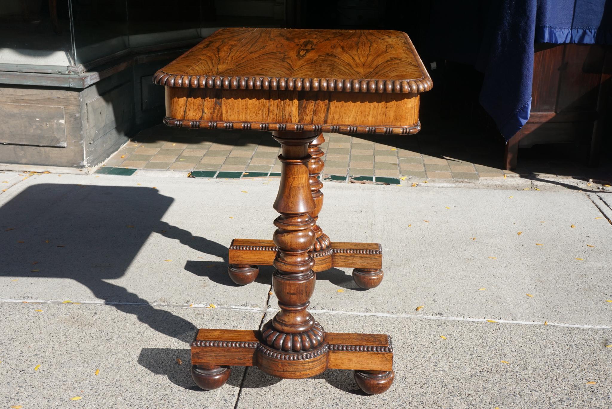 English Late Regency Period Small Rosewood Writing Table Attributed to Gillows In Good Condition In Hudson, NY