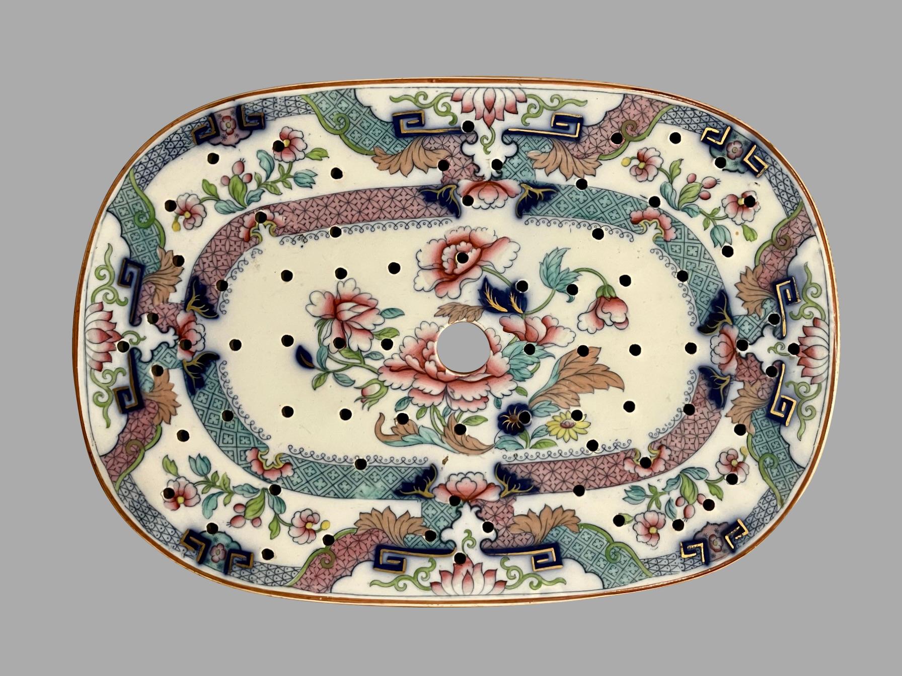 Platos Graduados Spode Ingleses Tardíos con Inserto al Gusto Chino Imari en Bueno estado para la venta en San Francisco, CA