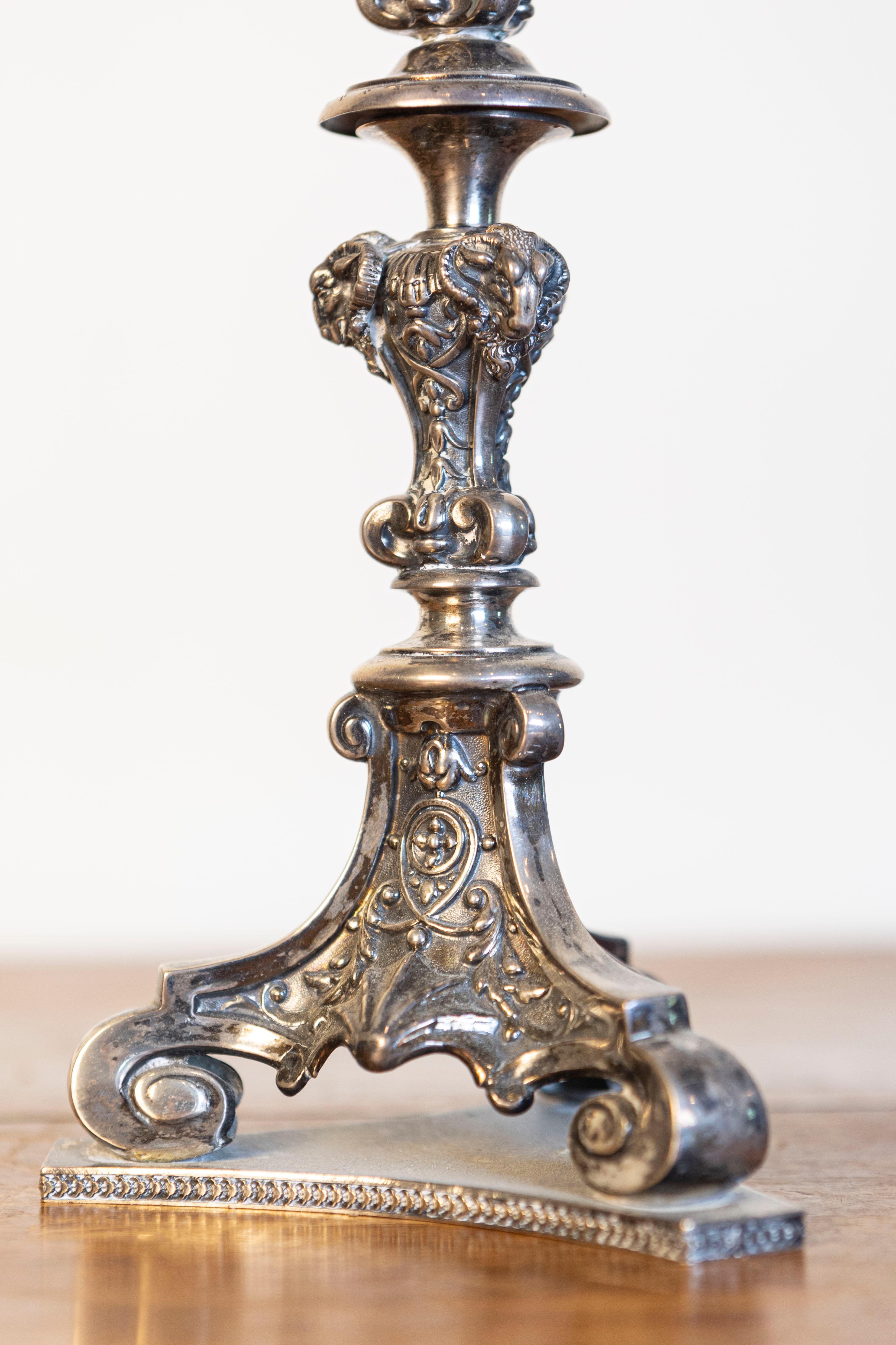 Epergne inglese tardo-vittoriana con base d'argento e vaso di cristallo, XIX secolo in vendita 1