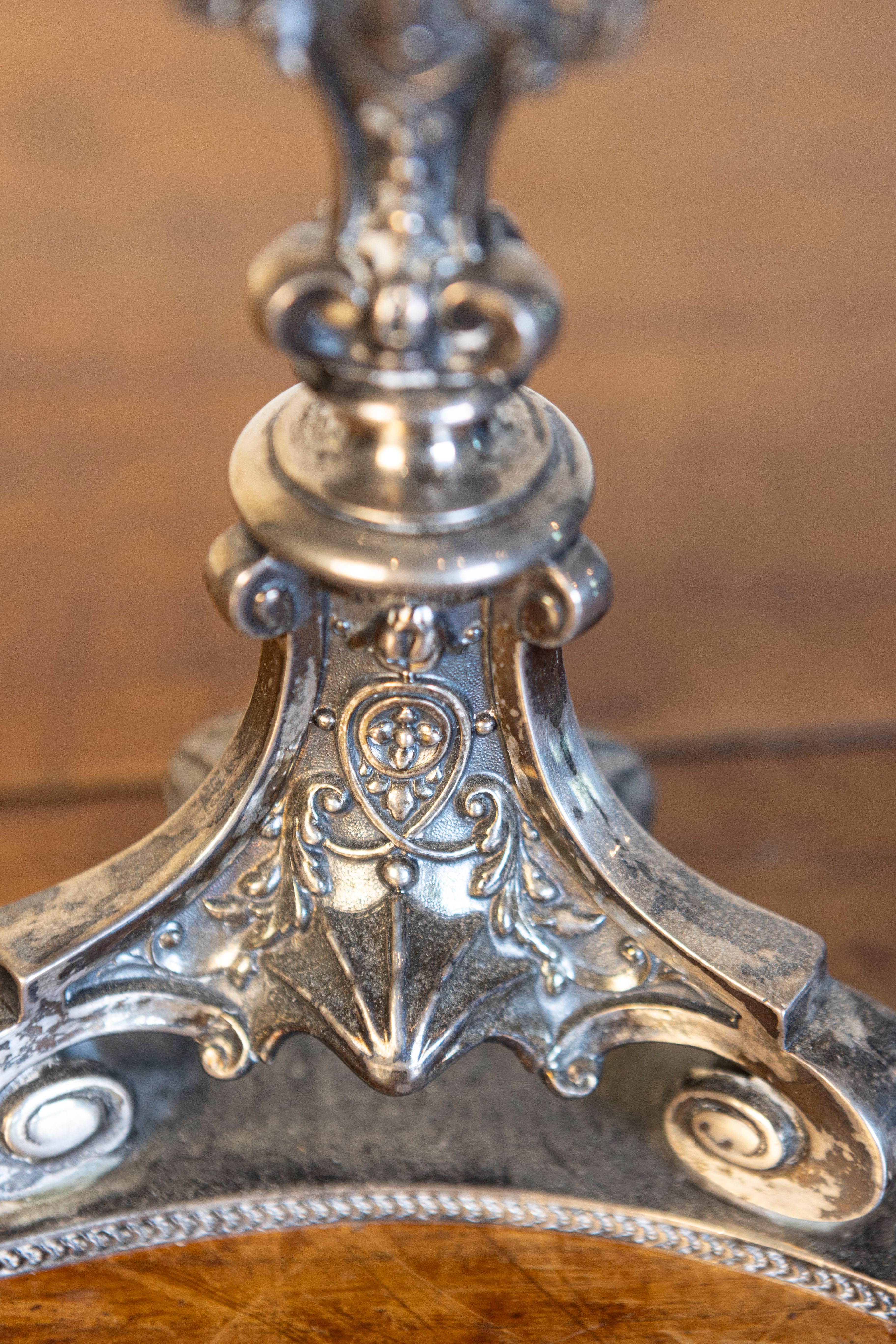 Epergne inglese tardo-vittoriana con base d'argento e vaso di cristallo, XIX secolo in vendita 2