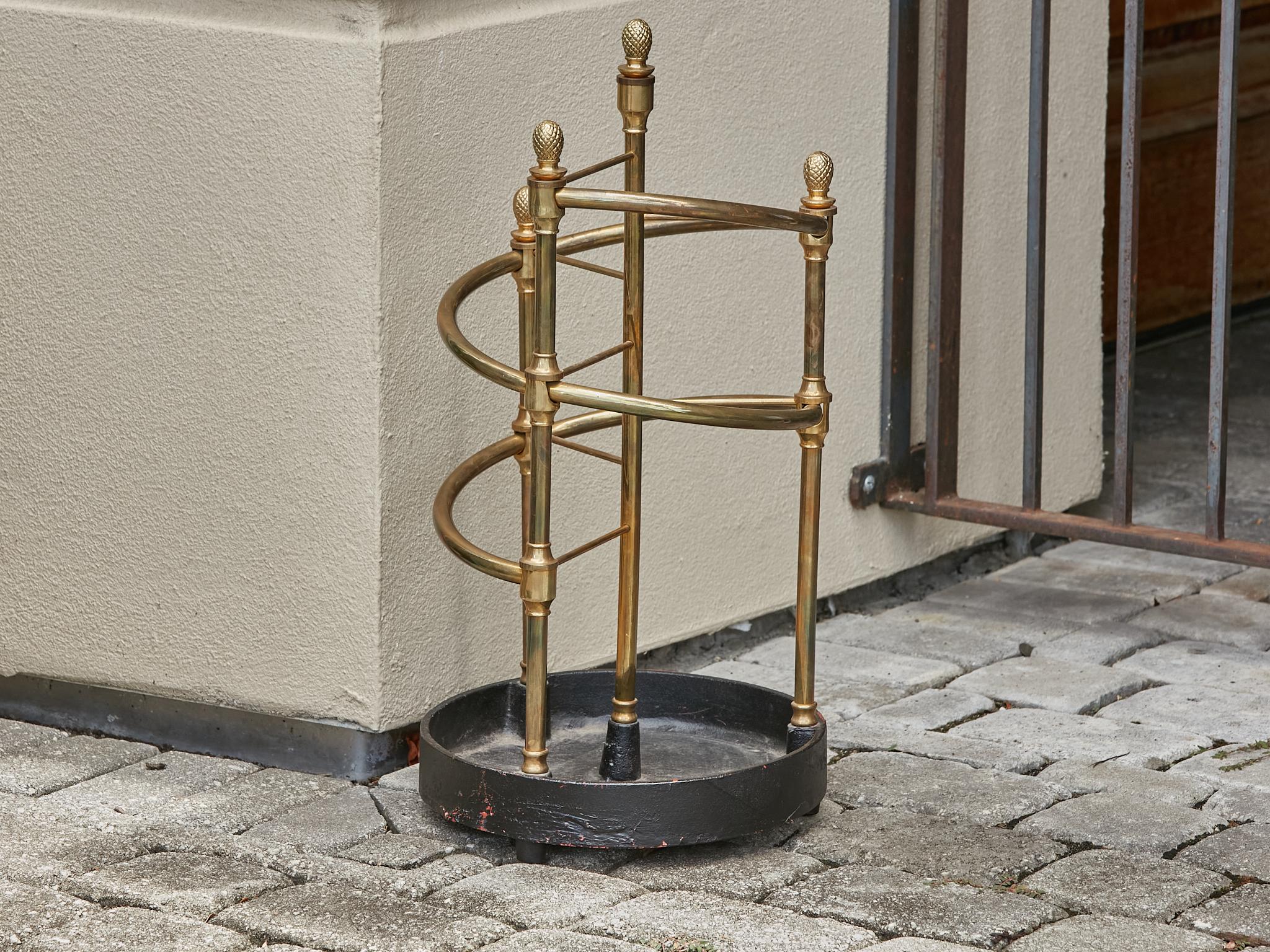 English Late Victorian Era Brass and Iron Umbrella Stand with Pinecones, 1900s  In Good Condition For Sale In Atlanta, GA
