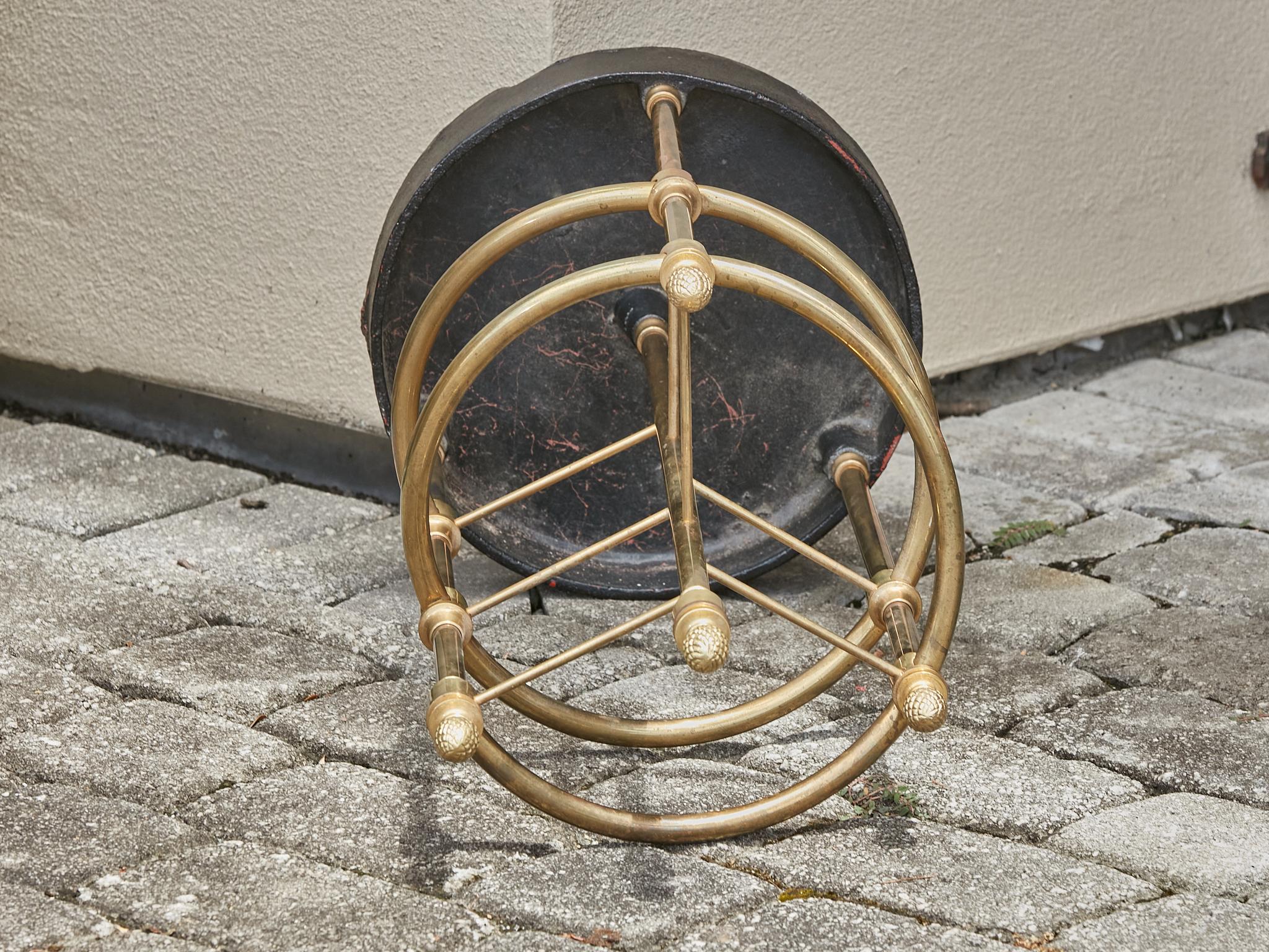 English Late Victorian Era Brass and Iron Umbrella Stand with Pinecones, 1900s  For Sale 1