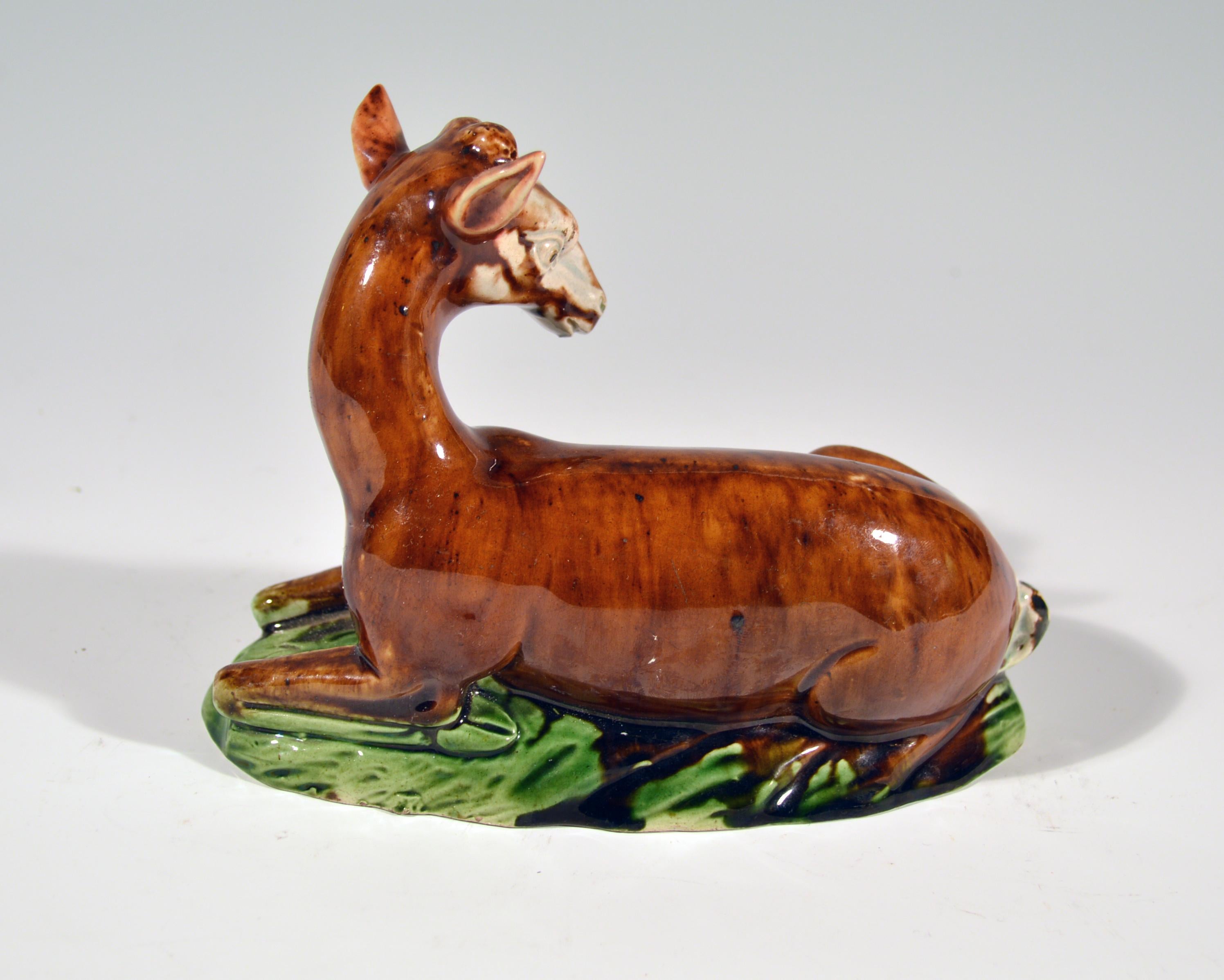 English Lead-Glazed Earthenware Model of a Doe at Lodge, Ralph Wood Type In Good Condition In Downingtown, PA