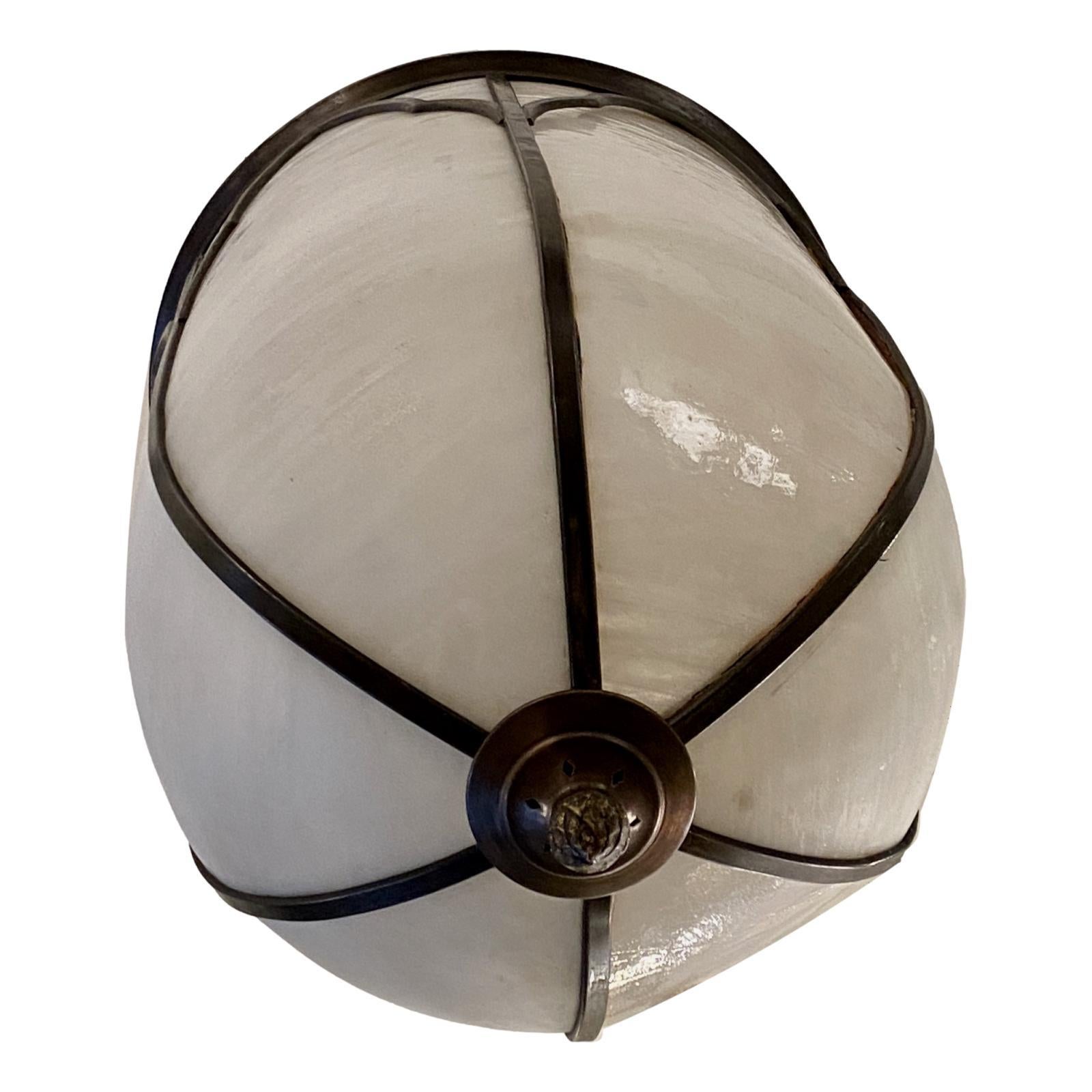 English Leaded Glass Lantern In Good Condition For Sale In New York, NY