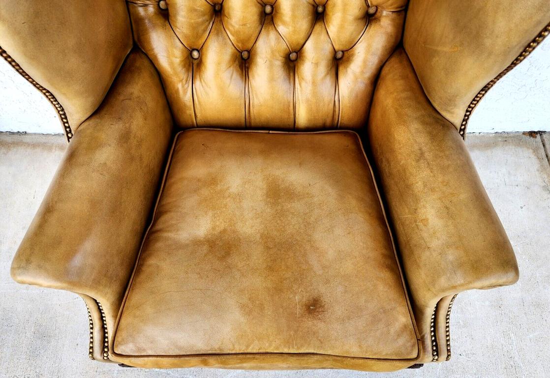 Cuir Fauteuil en cuir anglais Wingback Chesterfield en vente