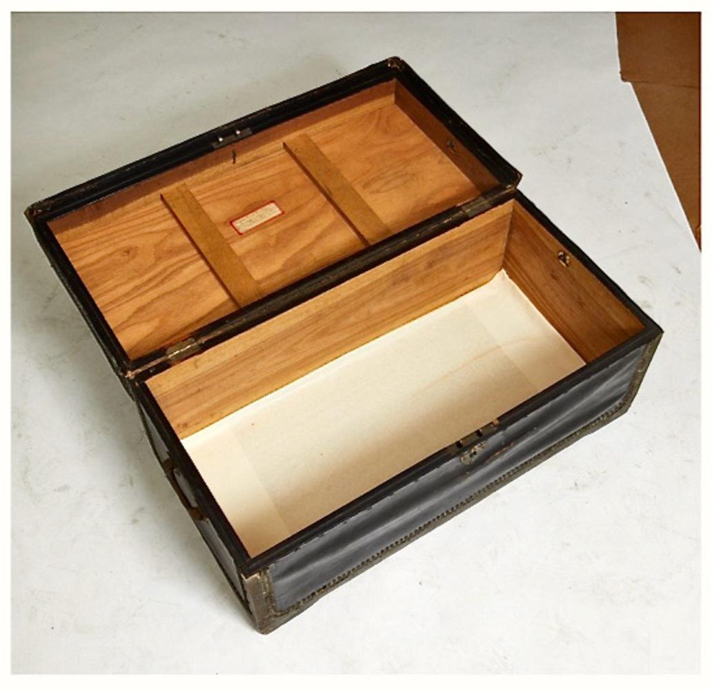 English Leather Bound Campaign Trunk, c. 1820-1830 For Sale 1
