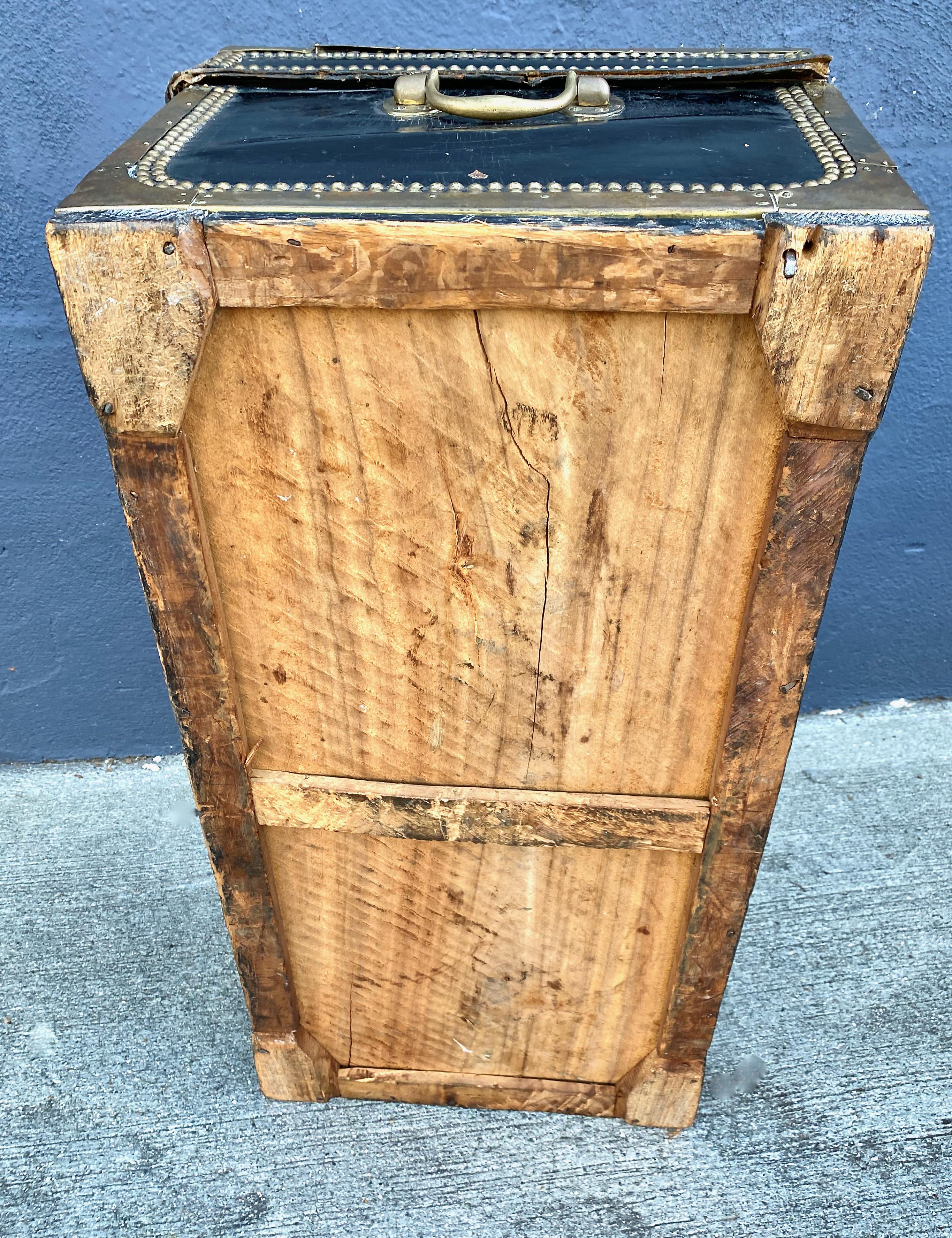 English Leather Bound Campaign Trunk, c. 1820-1830 For Sale 3