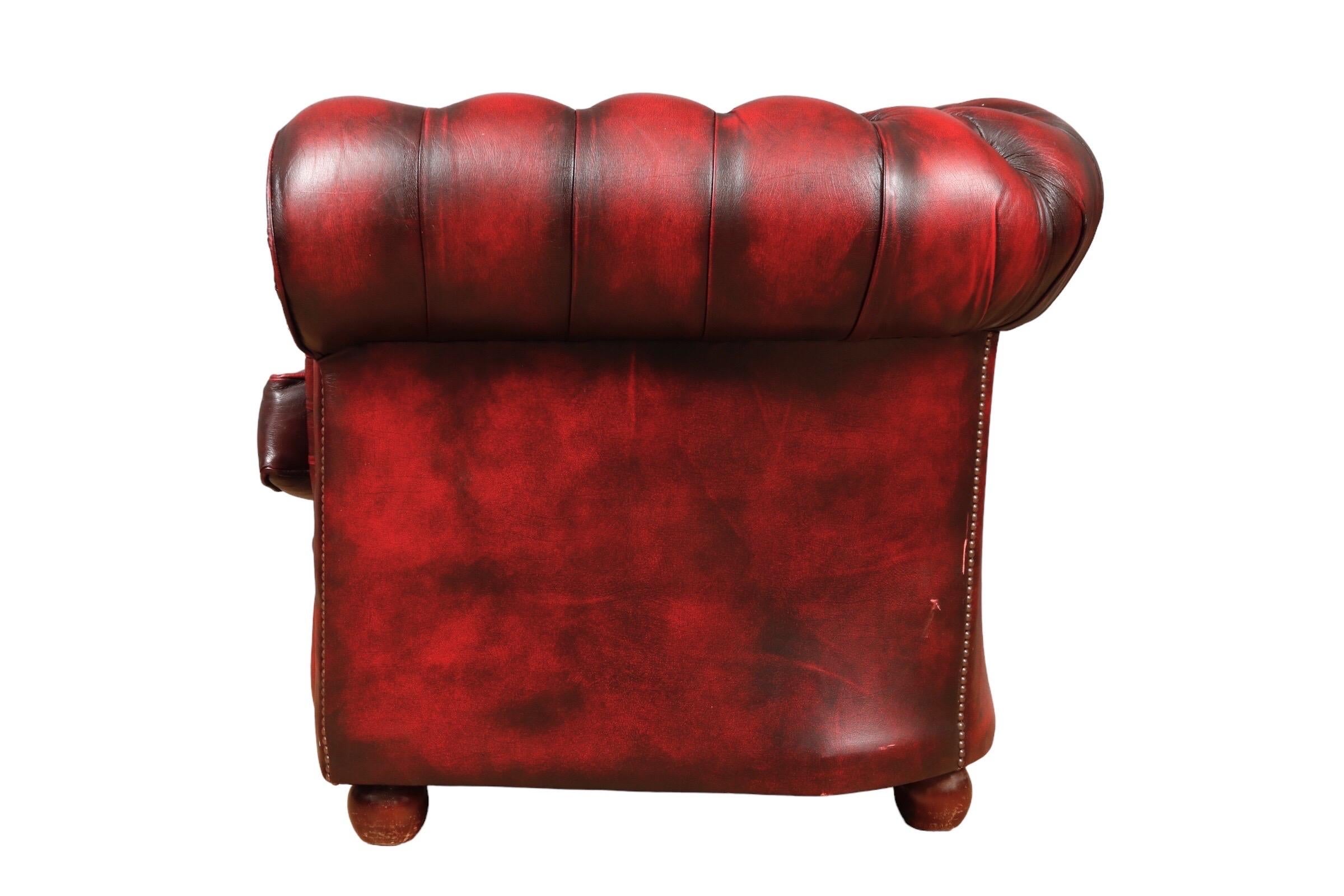English Leather Chesterfield Sofa 1
