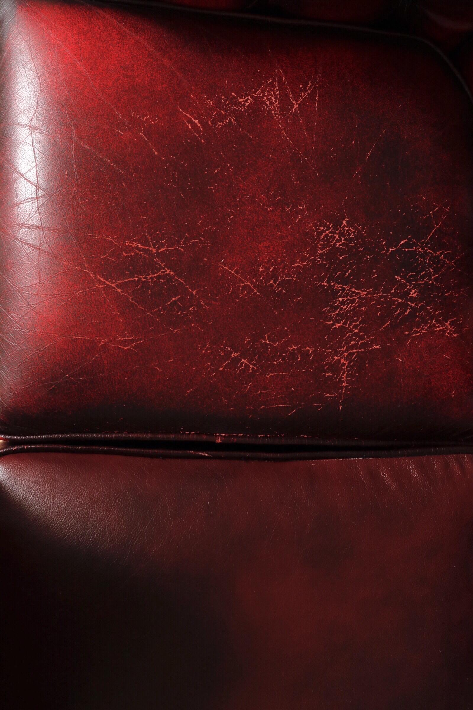 English Leather Chesterfield Sofa 3