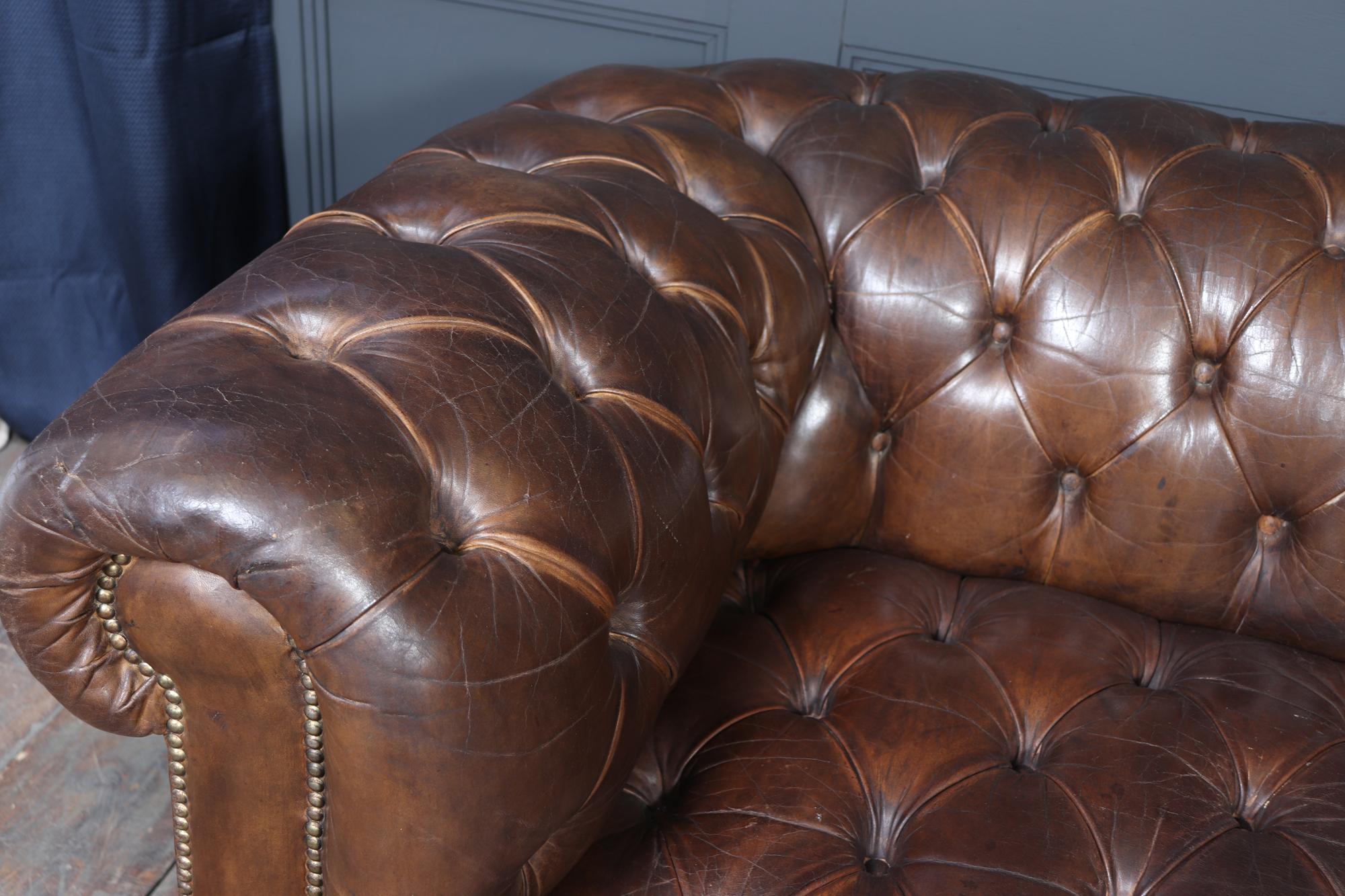 Chesterfield-Sofa aus englischem Leder im Angebot 4