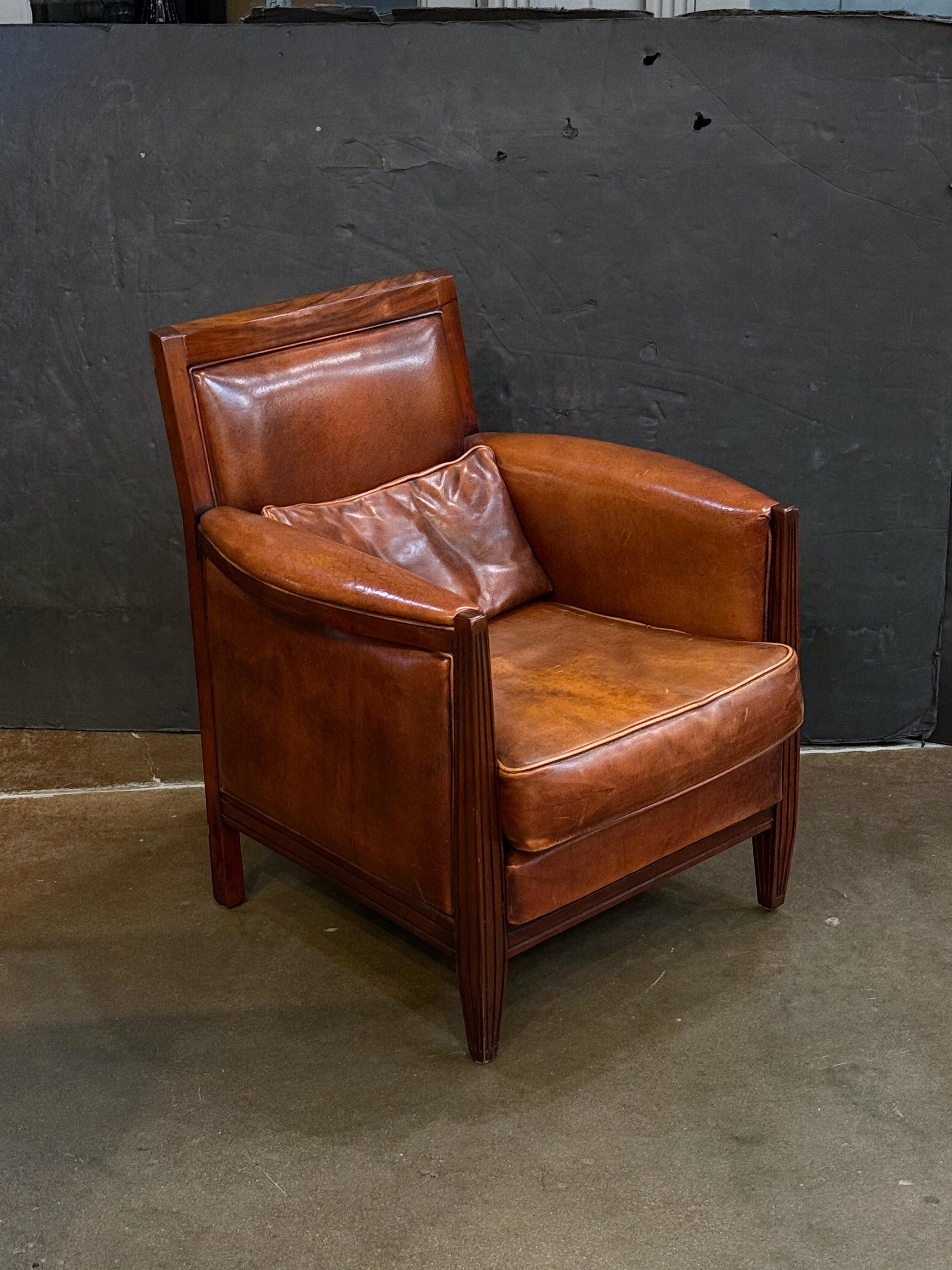 Fauteuils de bibliothèque anglais en cuir de l'époque Art Déco 'Priced Individually' (prix individuel) en vente 10