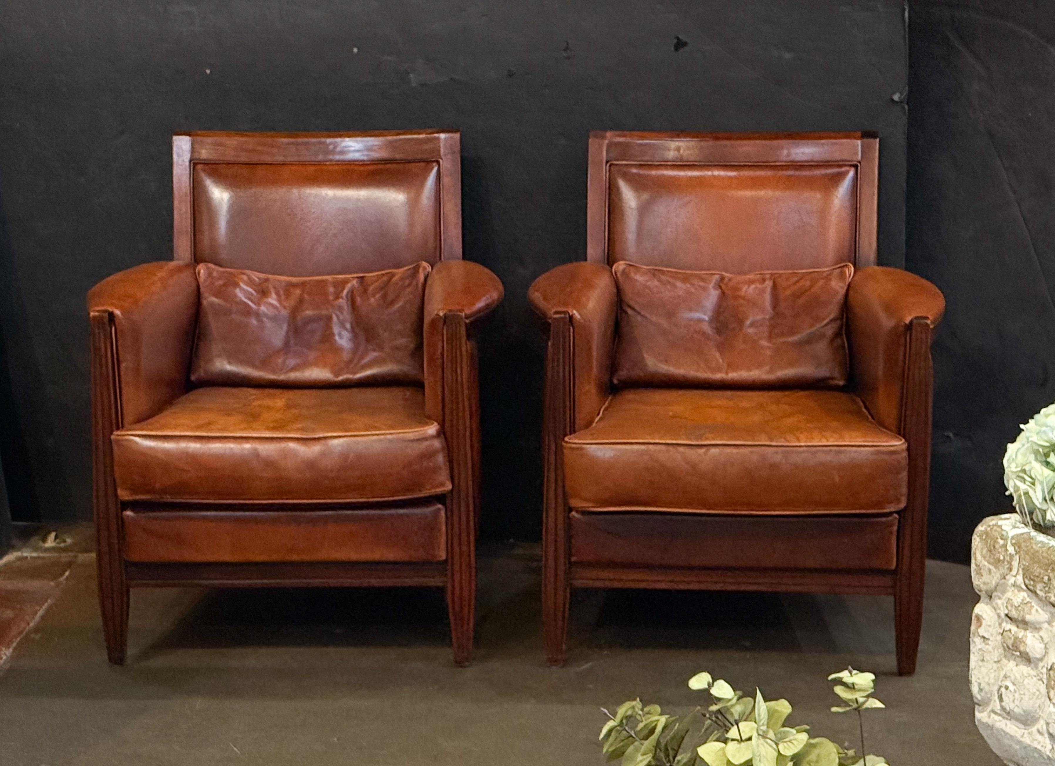 Fauteuils de bibliothèque anglais en cuir de l'époque Art Déco 'Priced Individually' (prix individuel) Bon état - En vente à Austin, TX