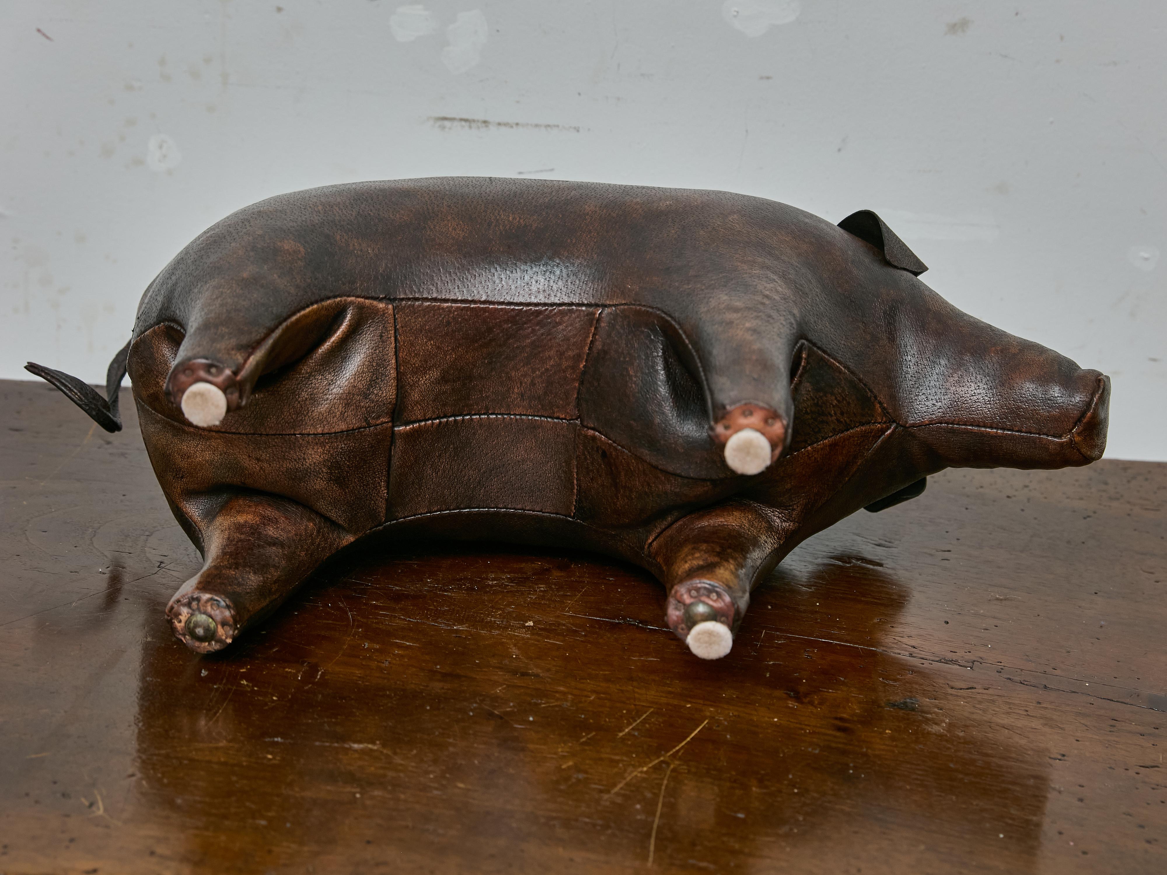 Englischer Leder-Schweinefußhocker mit skulpturaler Form, um 1950 im Angebot 2