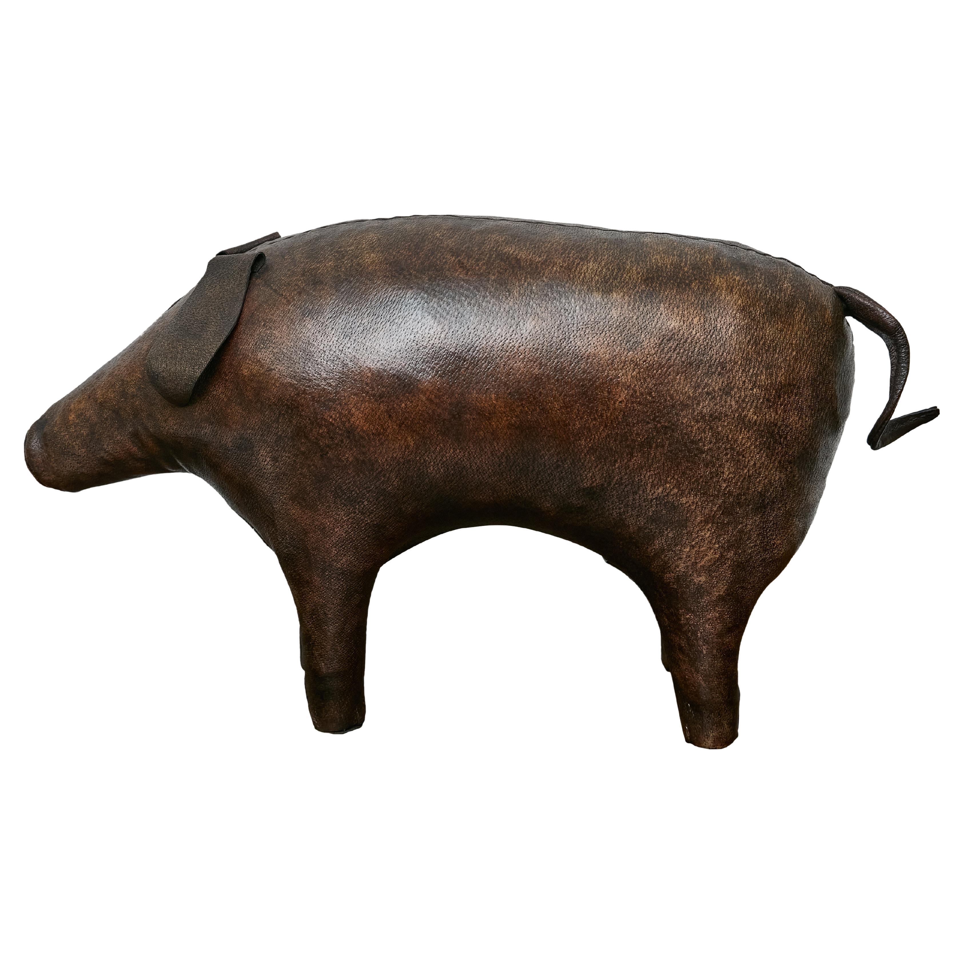 Englischer Leder-Schweinefußhocker mit skulpturaler Form, um 1950 im Angebot