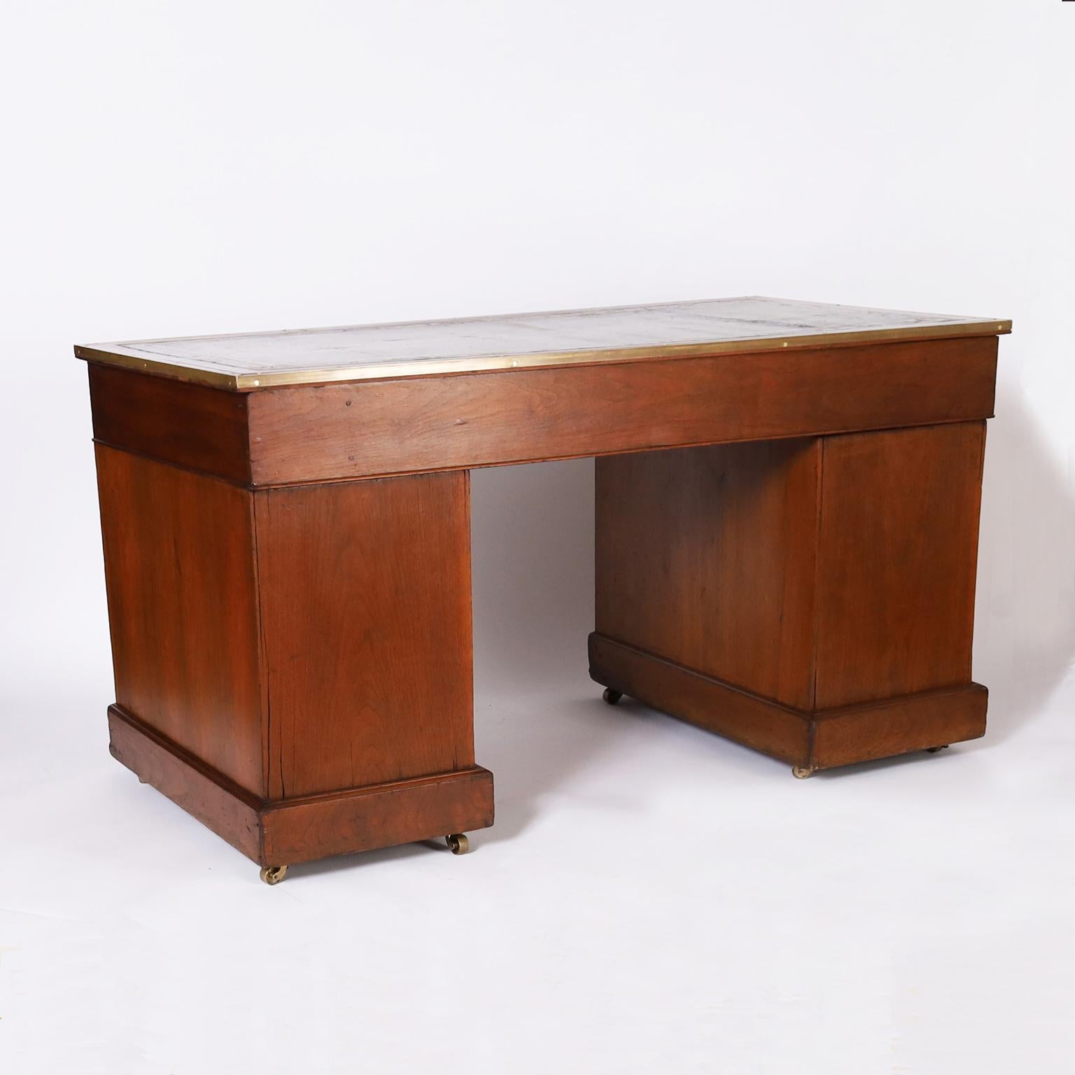 English Leather Top Campaign Desk In Good Condition For Sale In Palm Beach, FL