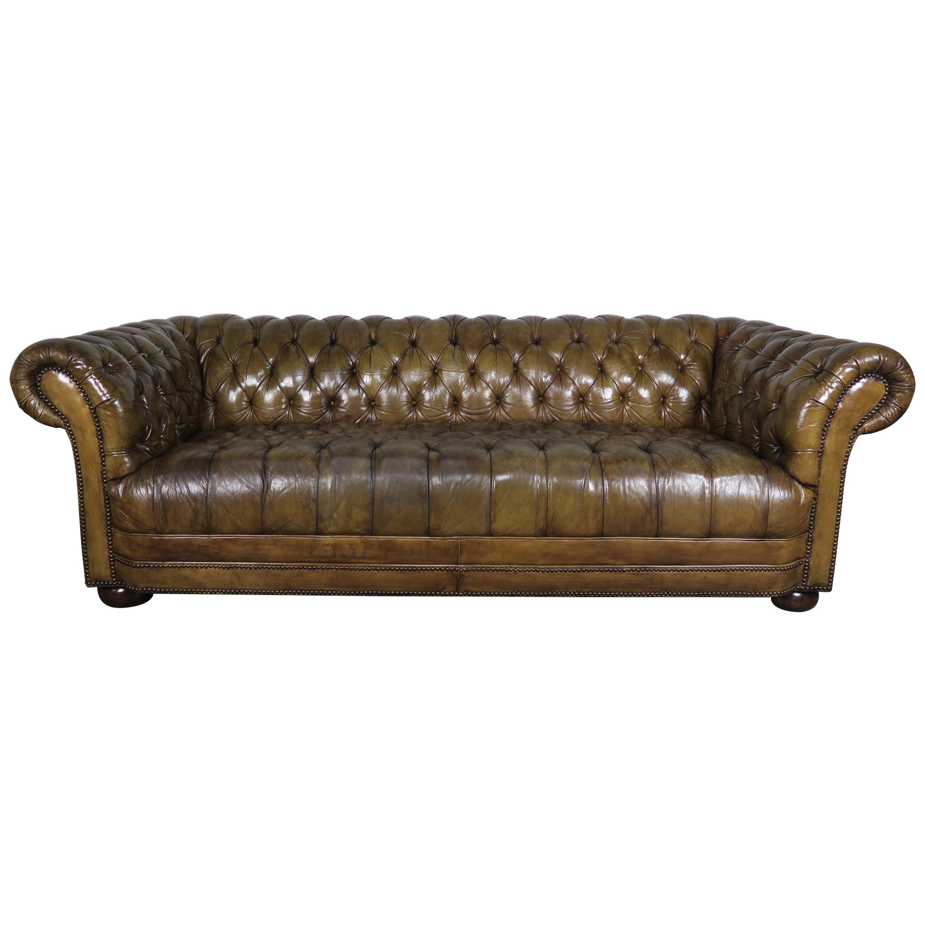 Brown Leather On Tufted Chesterfield Sofa Clic Brown Leather On Tufted Chesterfield Sofa Clic