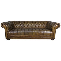 English Leather Tufted Chesterfield Sofa, circa 1930s