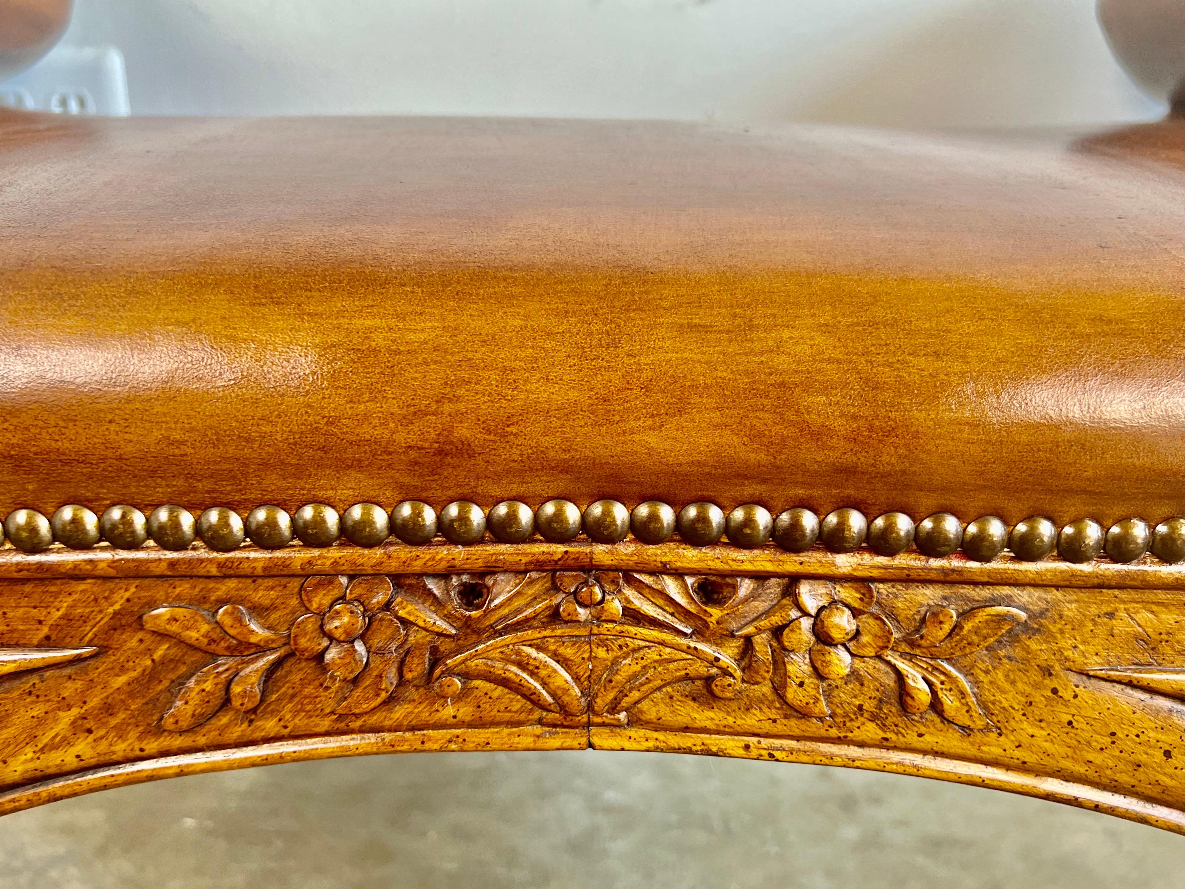 English Leather Upholstered Bench W/ Nailhead Trim In Good Condition In Los Angeles, CA