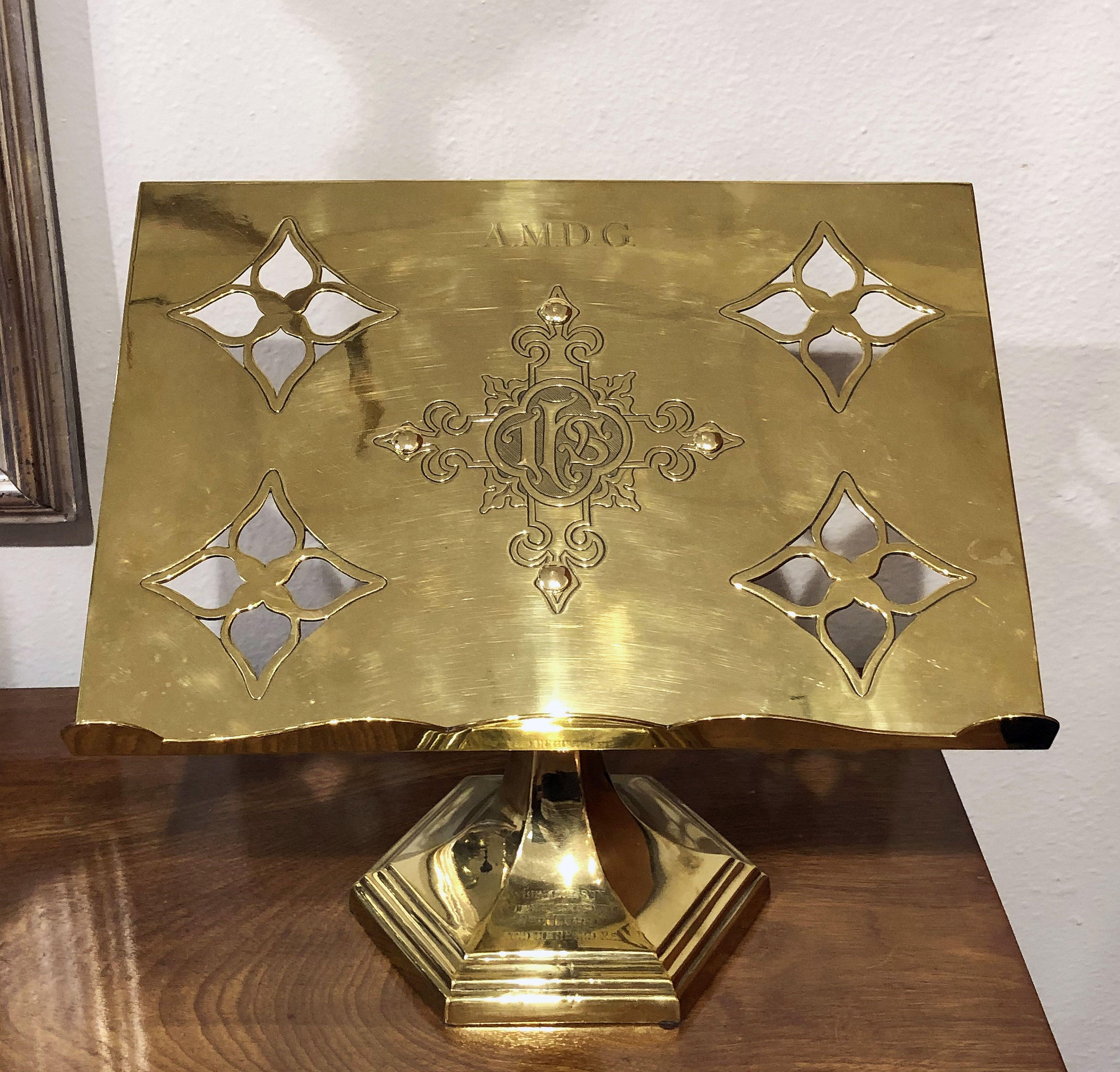 English Lectern or Book Stand of Brass In Good Condition In Austin, TX