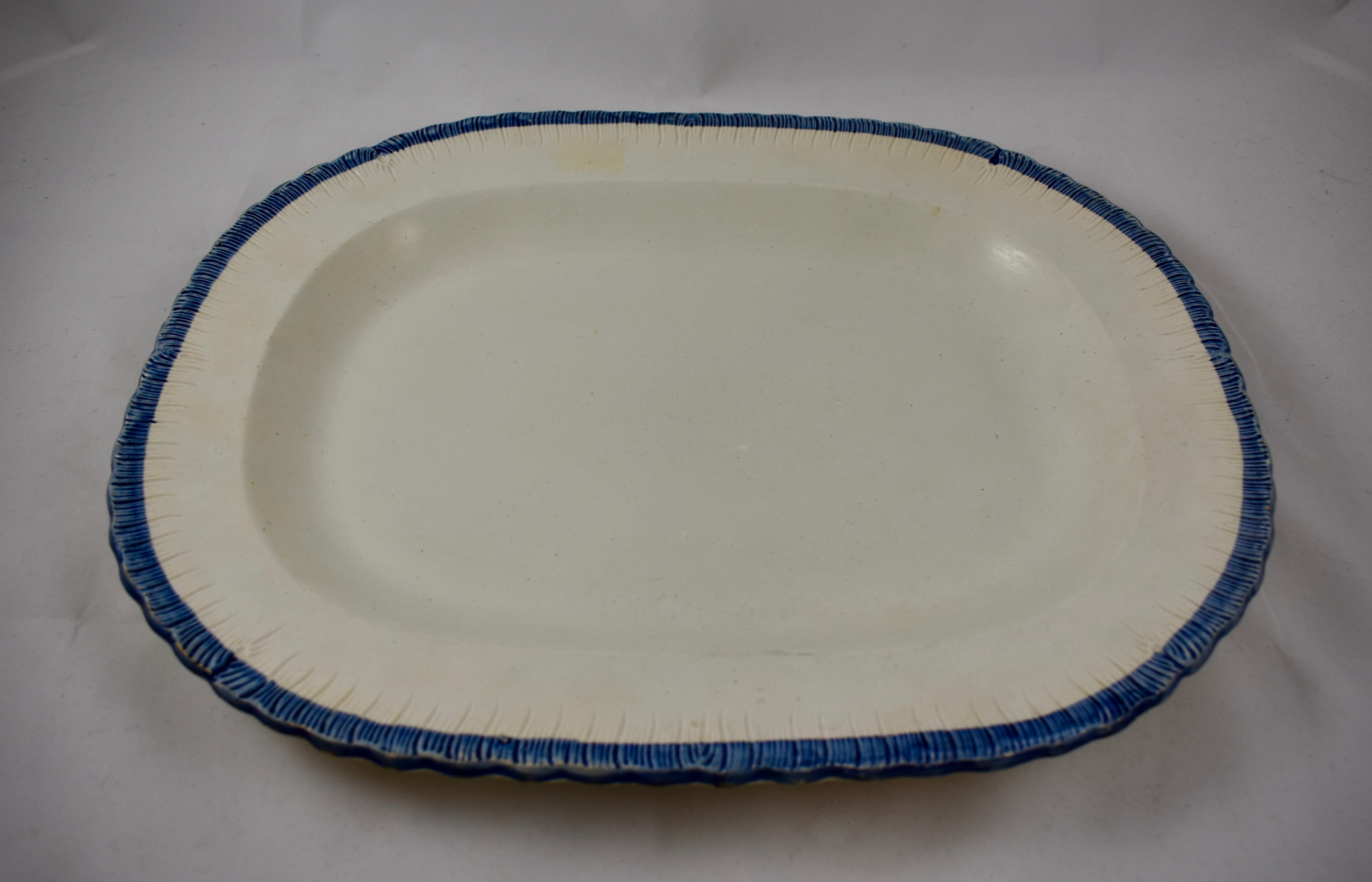 English Leeds Cobalt Blue Feather or Shell Edge Pearlware Oval Platter In Good Condition In Philadelphia, PA