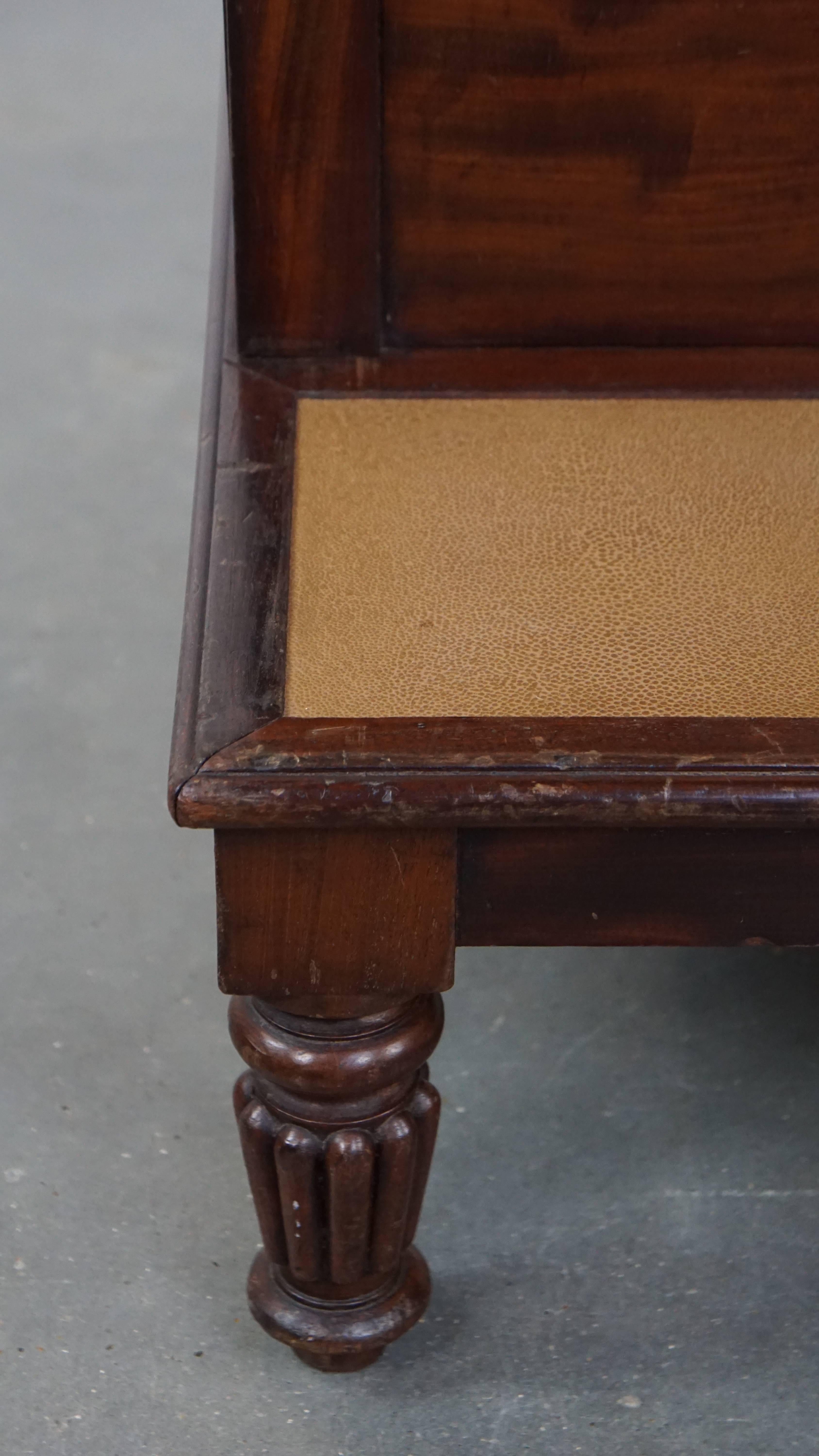 Scaletta da biblioteca inglese/comodità da camera della metà o della fine del XIX secolo in vendita 4