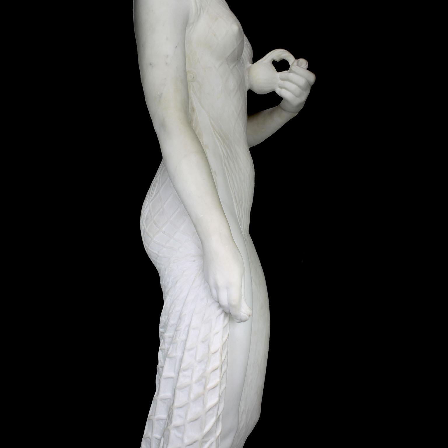 Vierge nue en marbre blanc avec chien, grandeur nature, de style Revive néoclassique anglais en vente 4