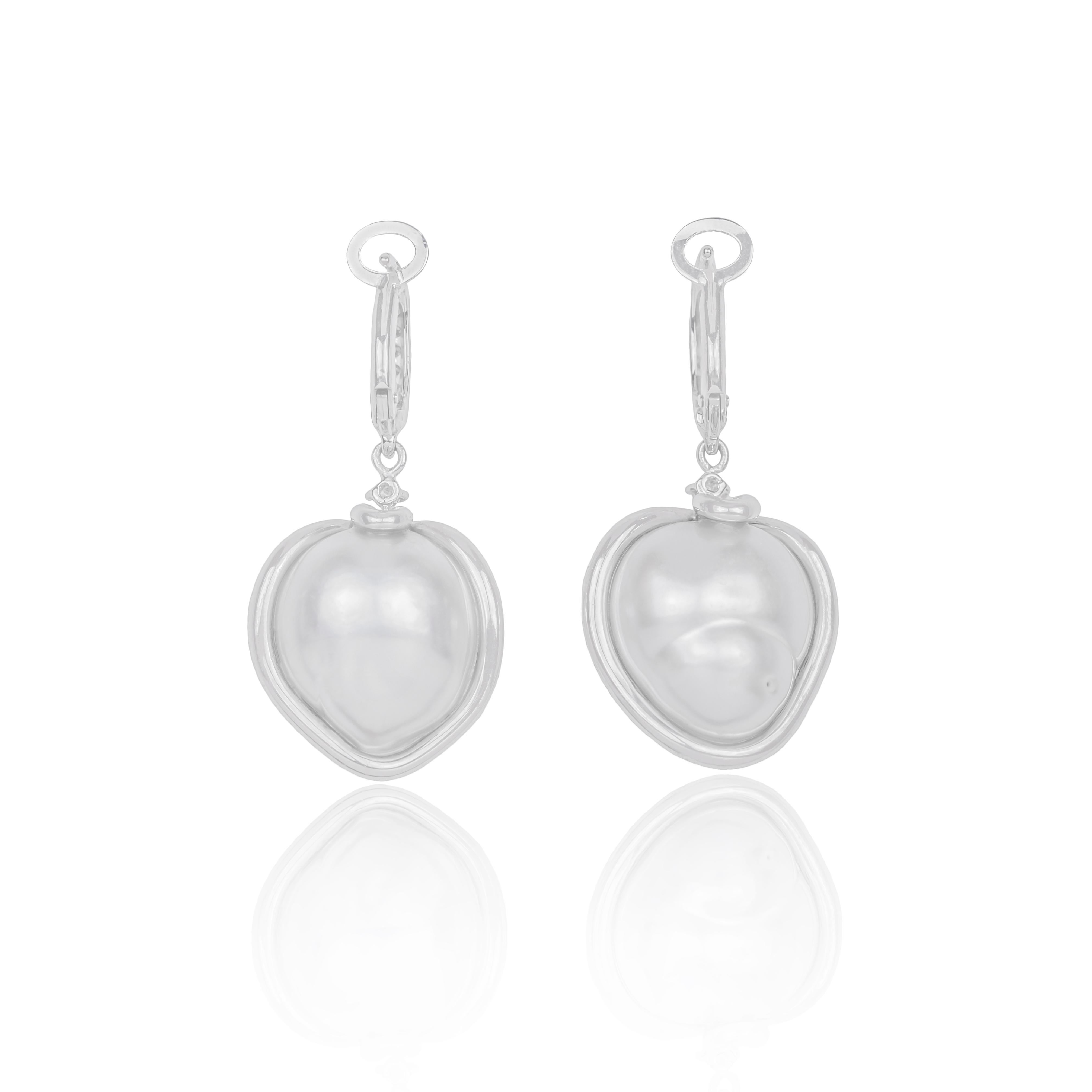 English Lock South Sea Pearls, 18k White Gold and Diamonds Earrings For  Sale at 1stDibs