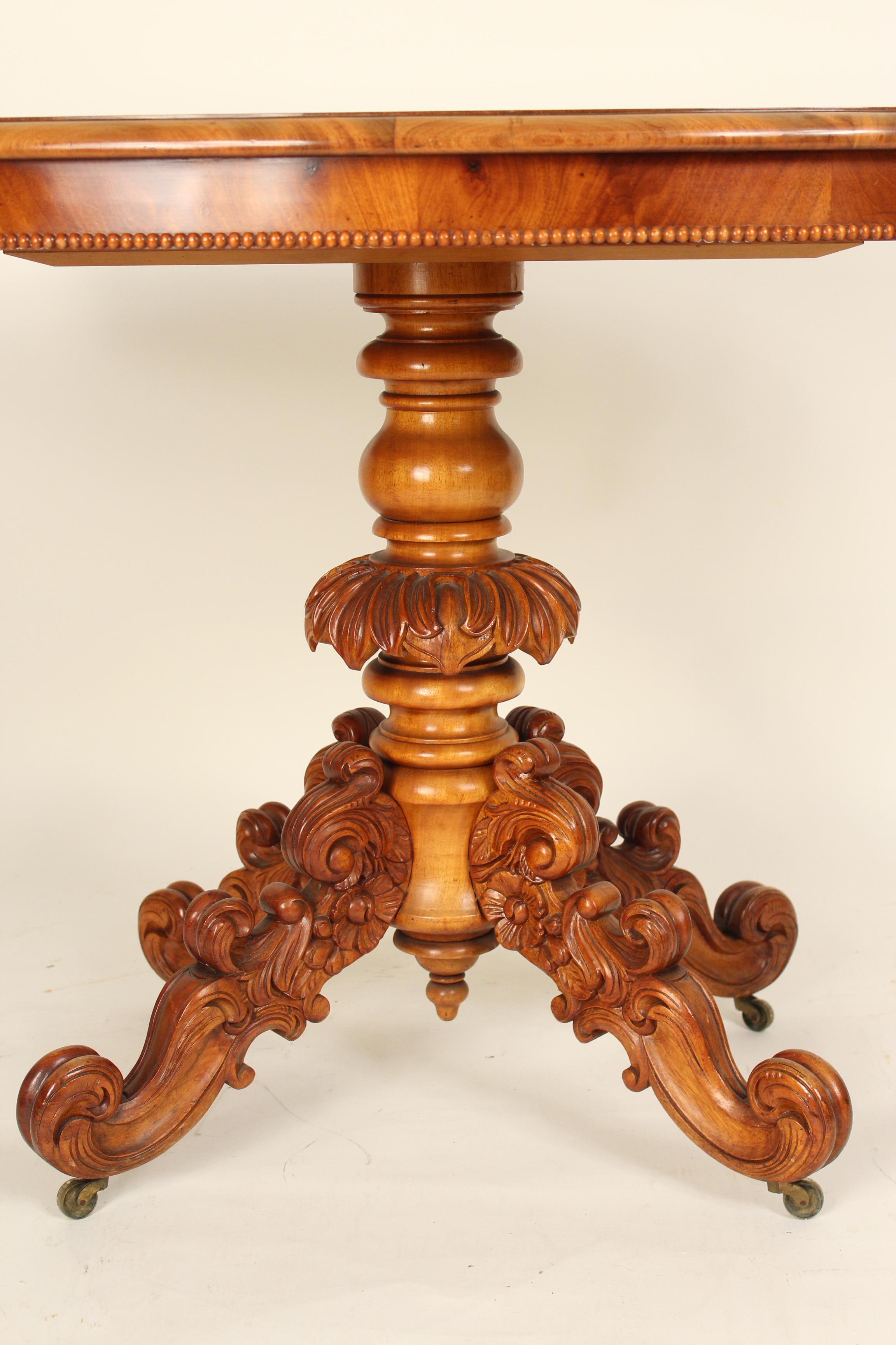 English Loo Table with Flame Mahogany Top In Fair Condition In Laguna Beach, CA