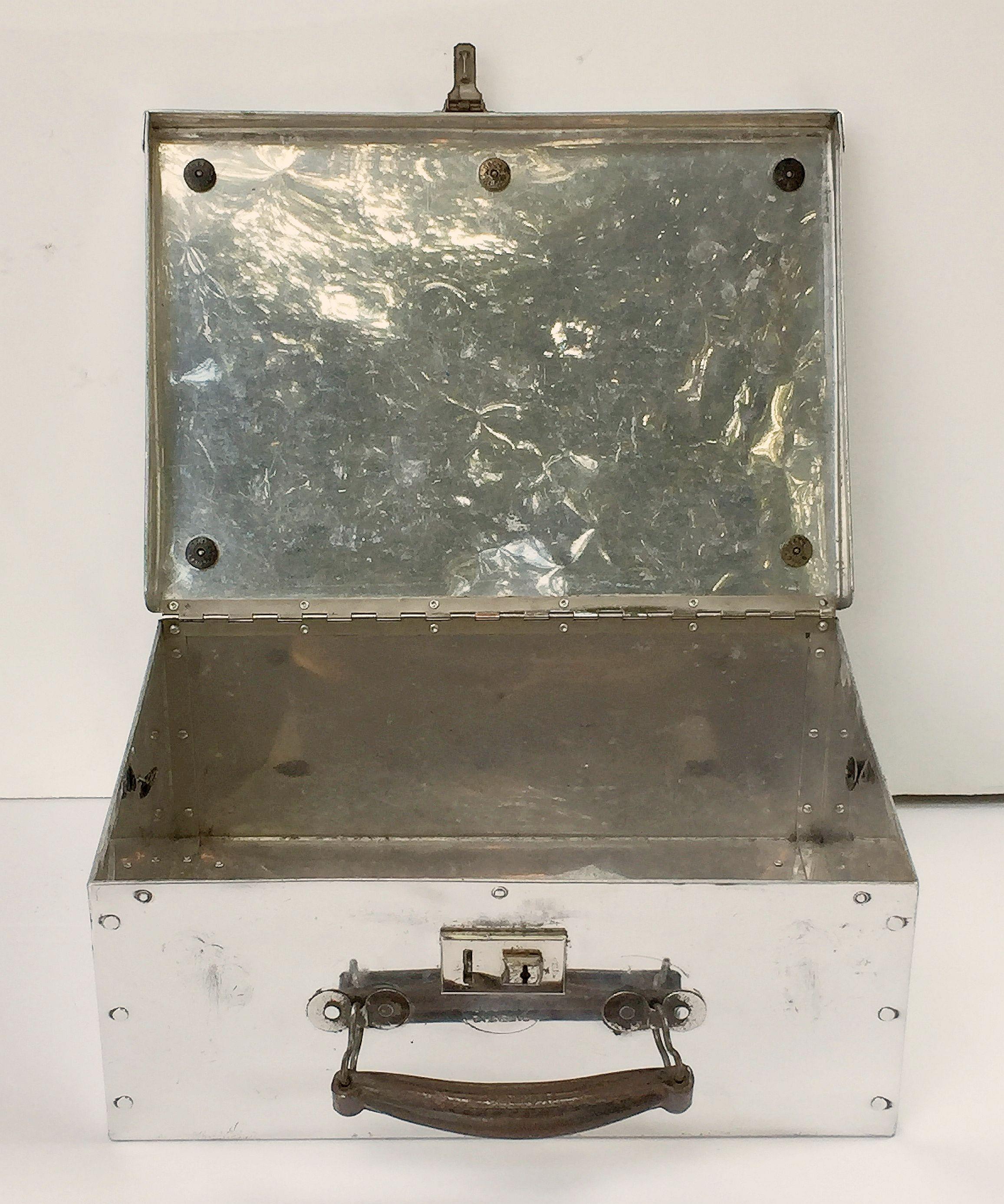 English Luggage Case or Suitcase of Aluminum 7