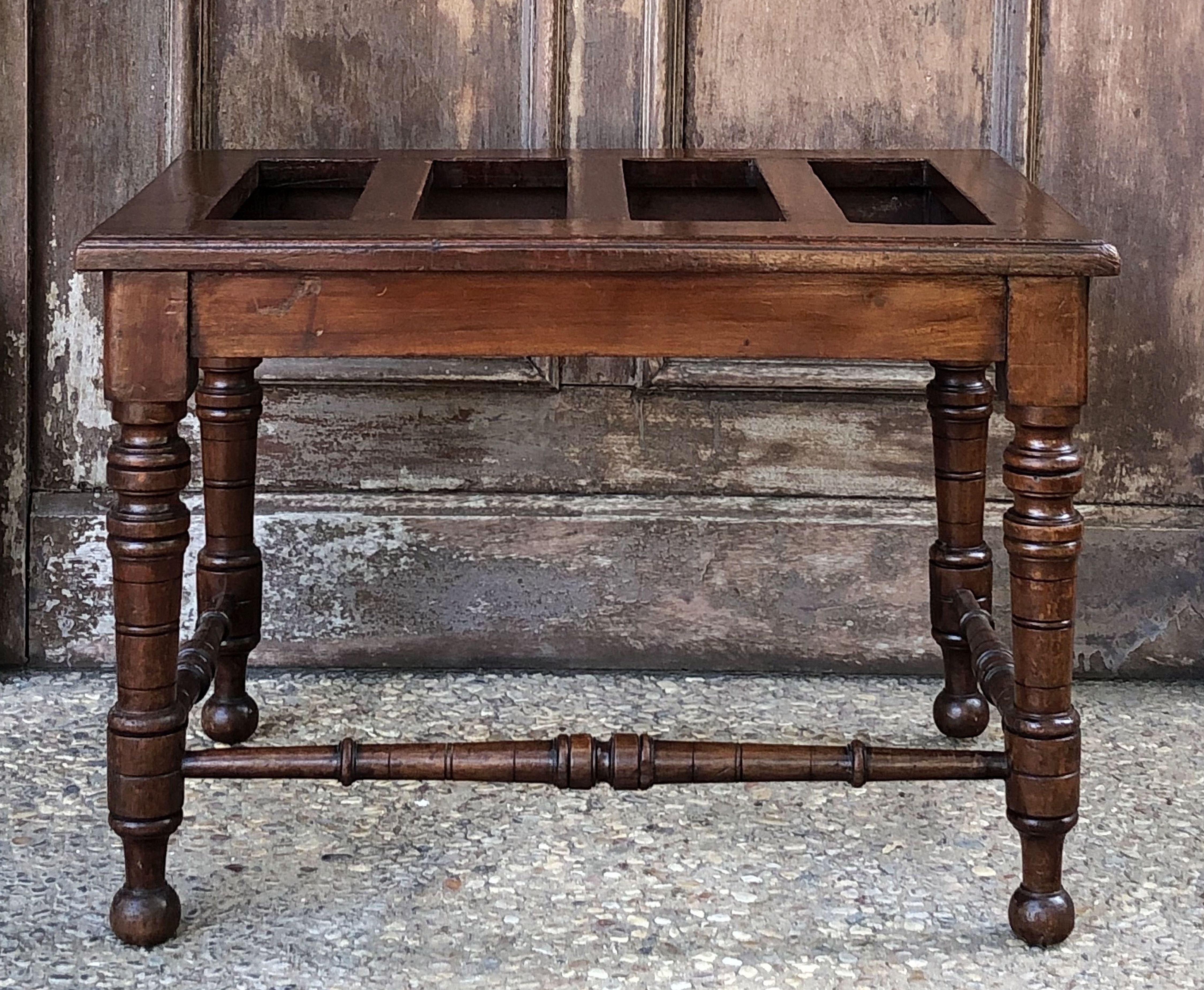 Wood English Luggage Rack of Mahogany