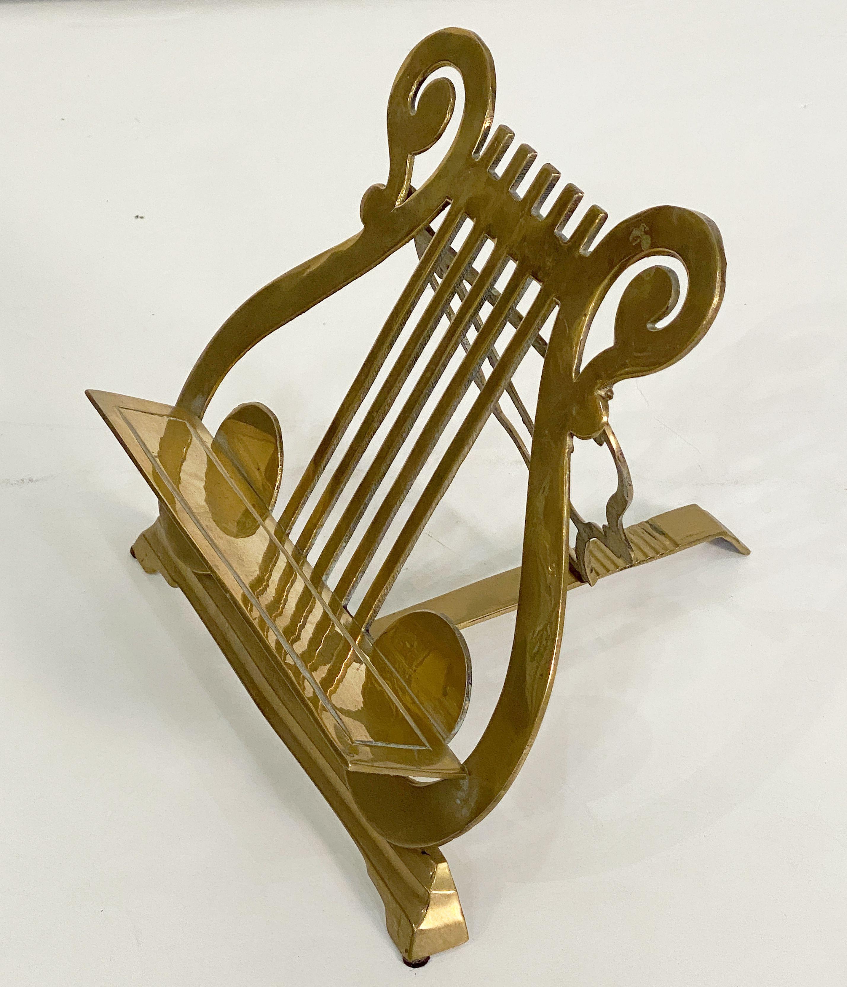 English Lyre-Shaped Book Lectern or Music Stand of Brass For Sale 2