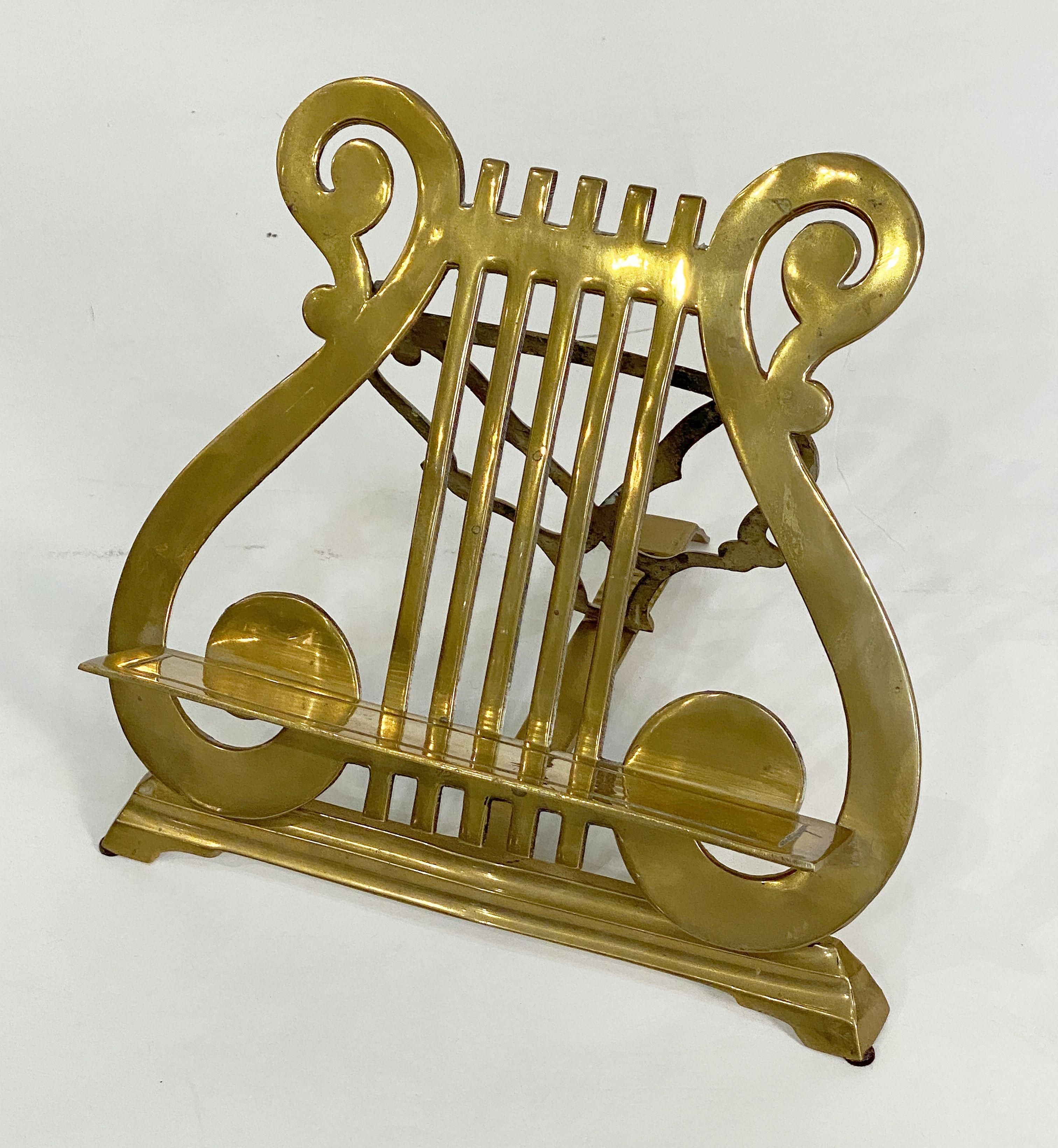 Metal English Lyre-Shaped Book Lectern or Music Stand of Brass For Sale