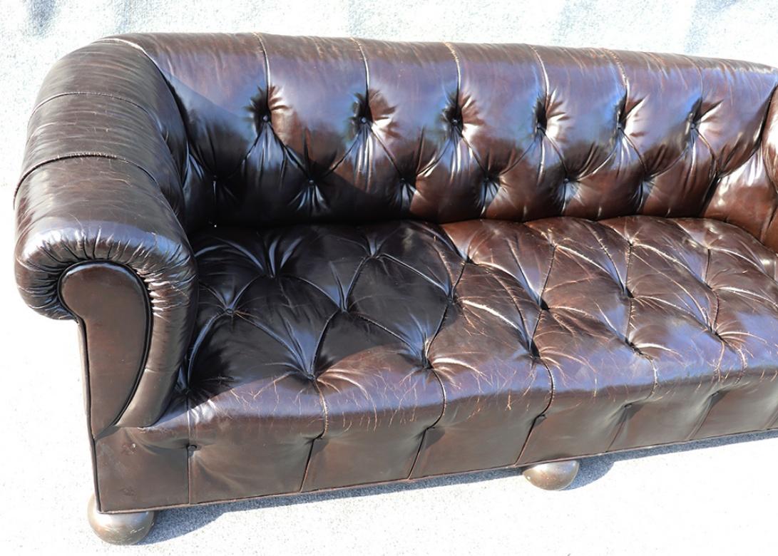 English Made Brown Leather Chesterfield Sofa In Good Condition In Swedesboro, NJ