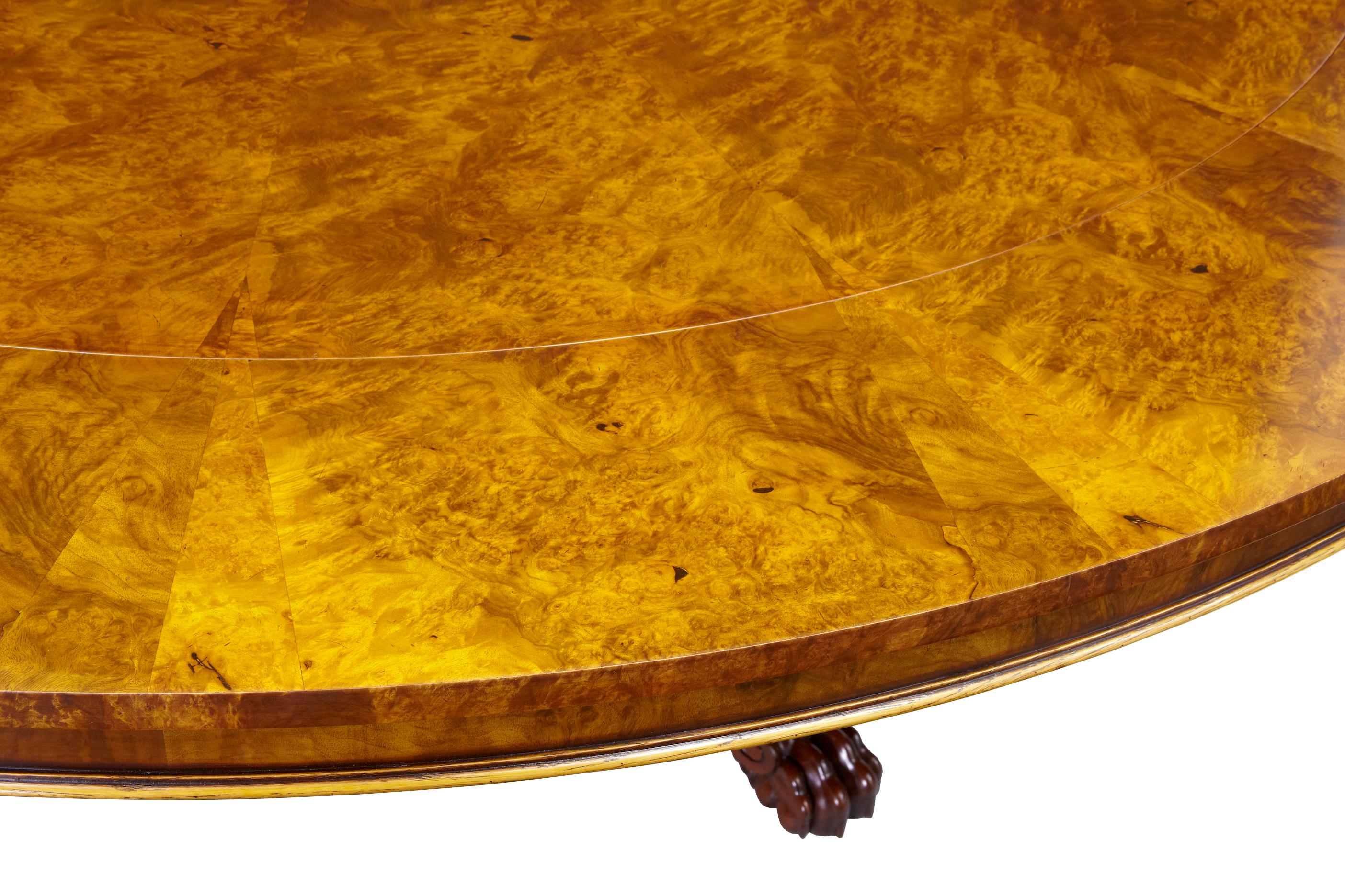 English made carved walnut jupe dining table For Sale 3