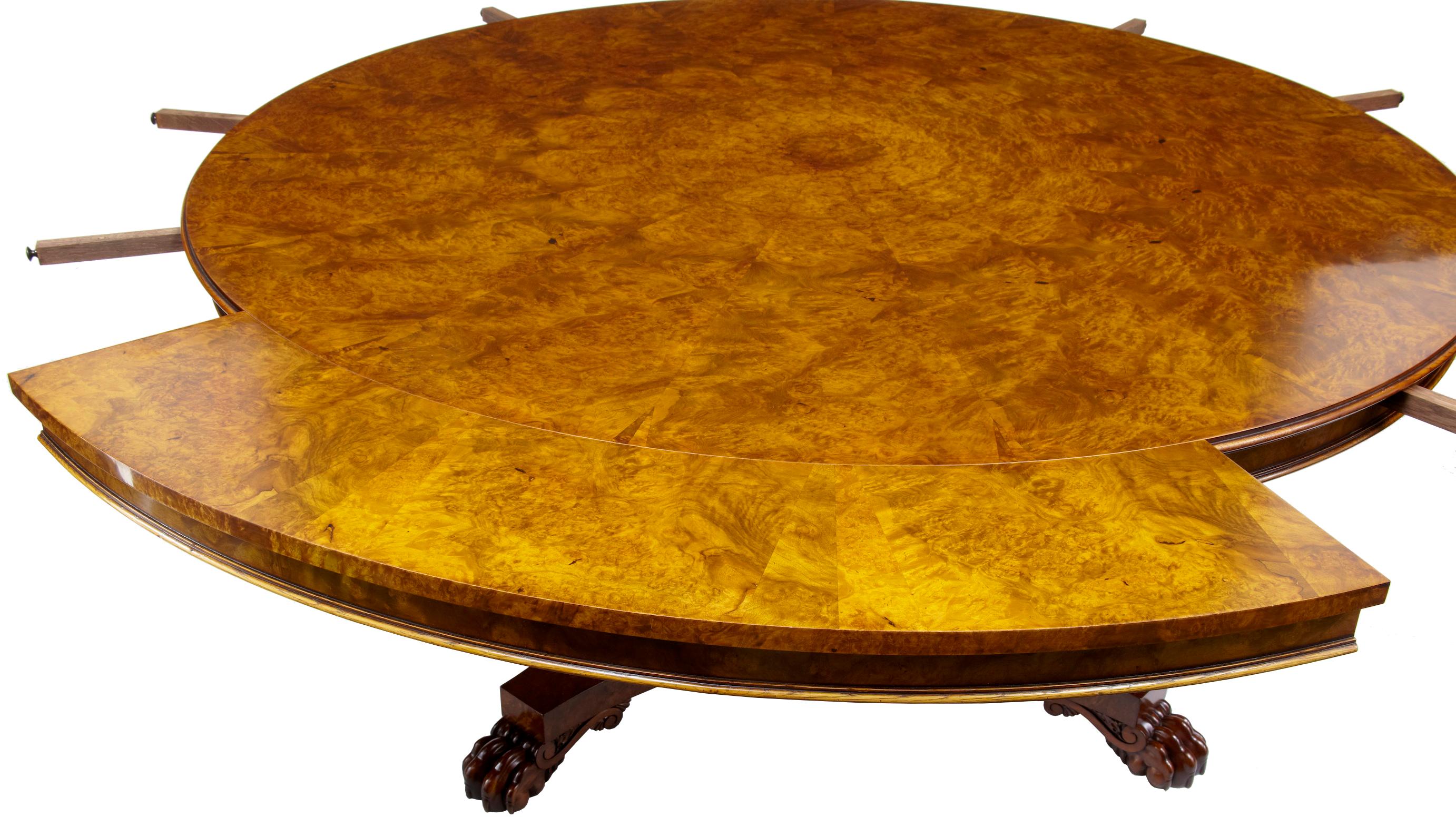 English made carved walnut jupe dining table For Sale 1