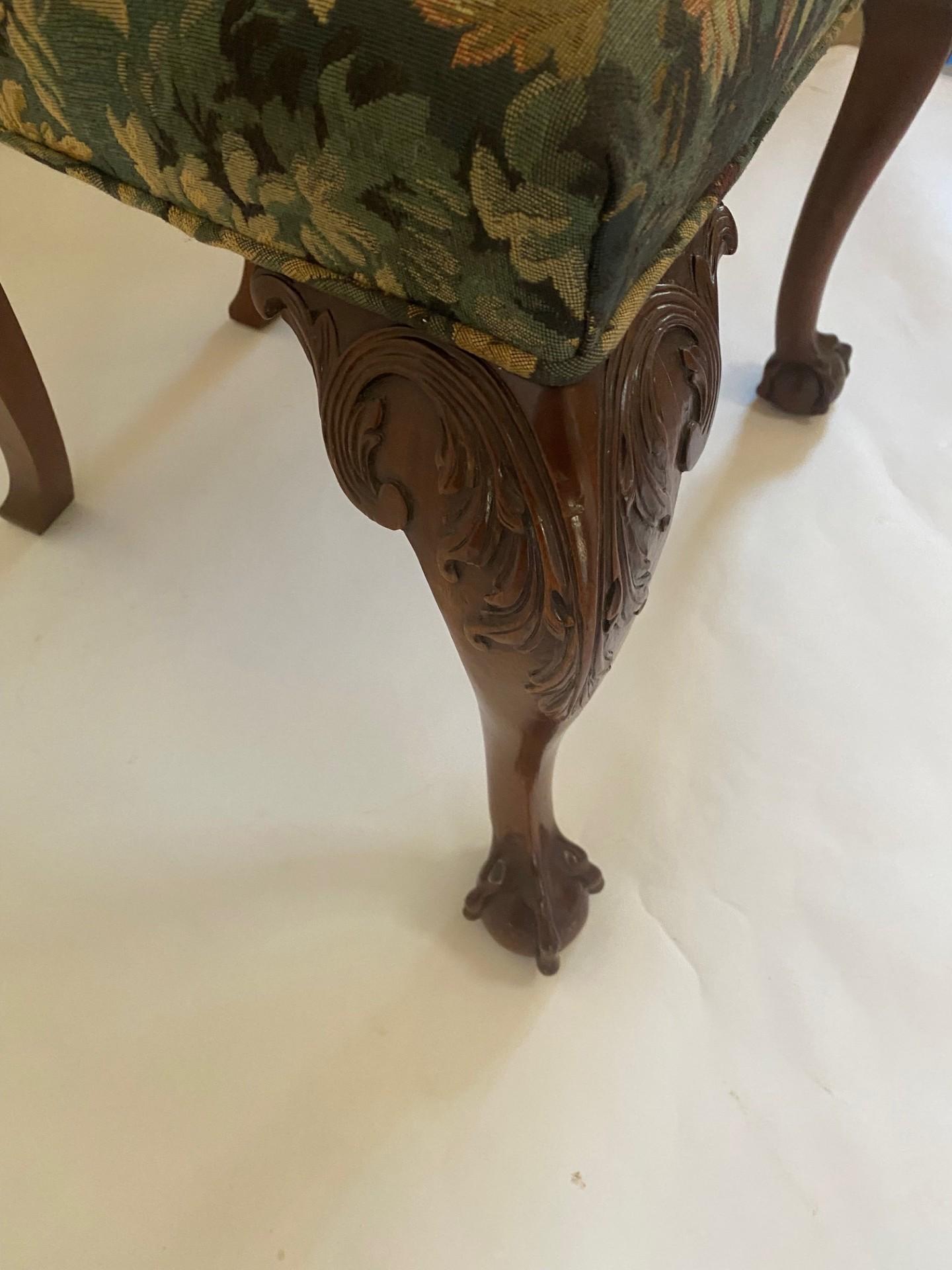 Chaise d'appoint anglaise sculptée à la main, de style géorgien précoce en vente 1