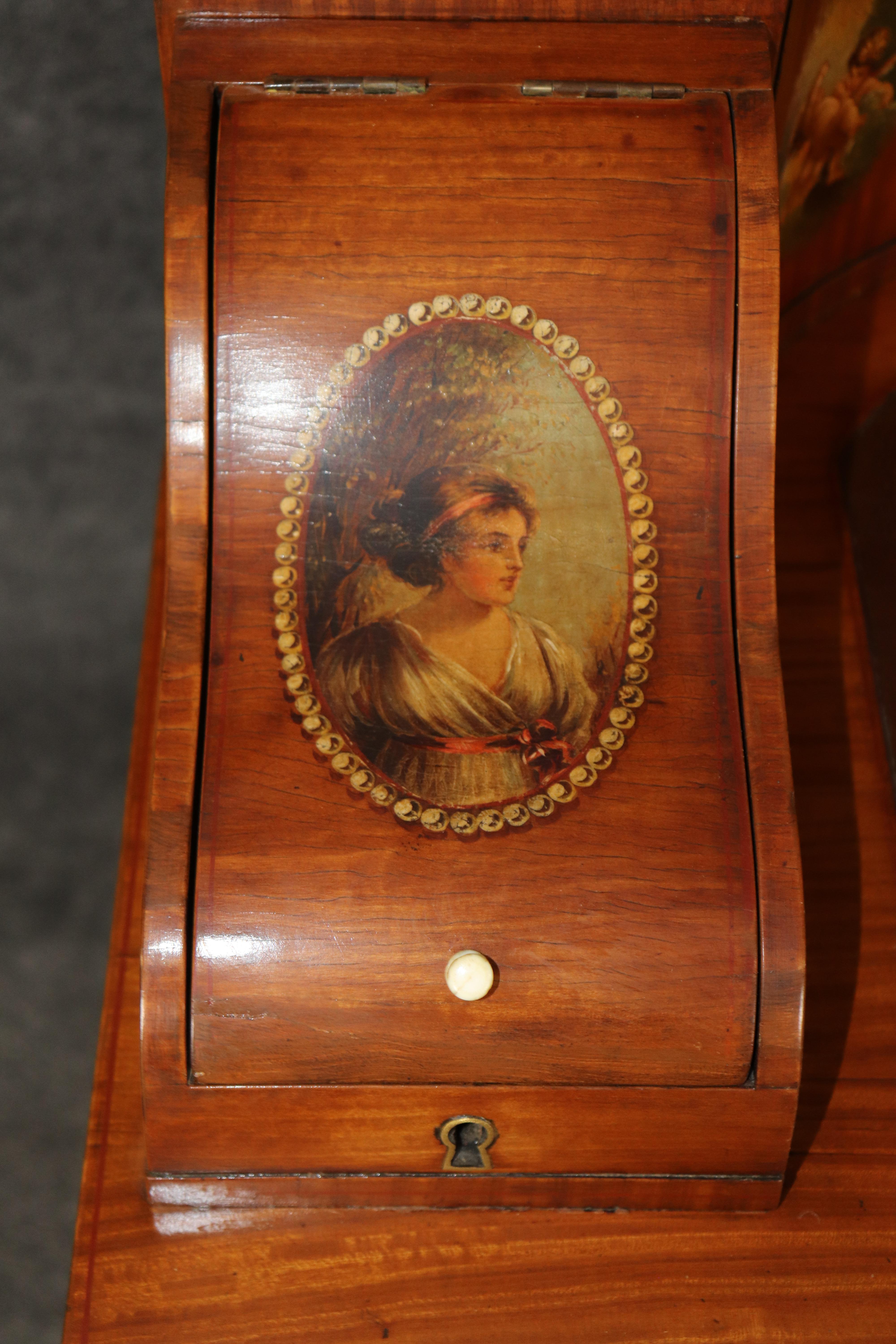 English Made Satinwood Adams Paint Decorated Carlton House Desk With Cubbies In condizioni buone in vendita a Swedesboro, NJ