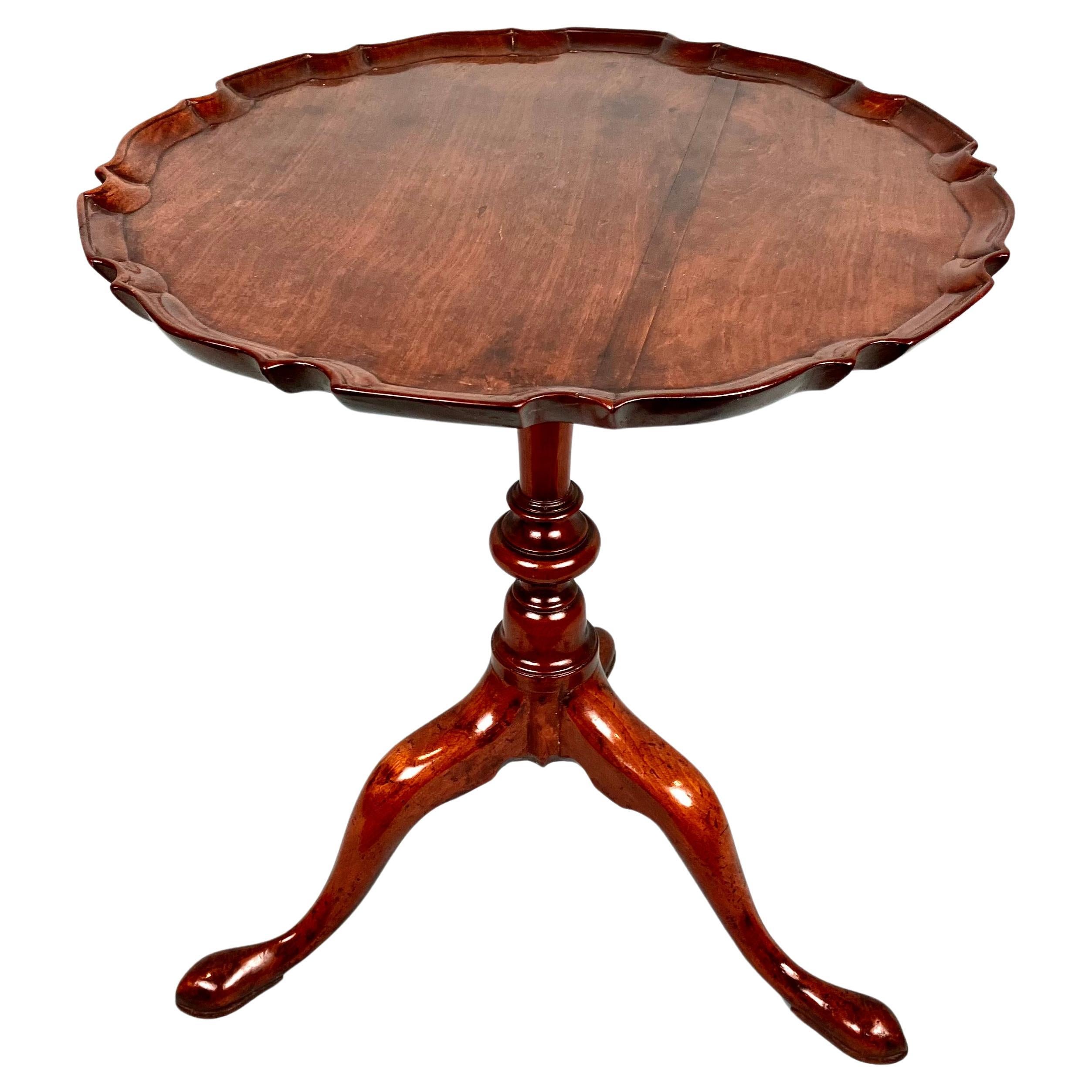 English Mahogany 18th Century Chippendale Pie Crust Table of Small Size