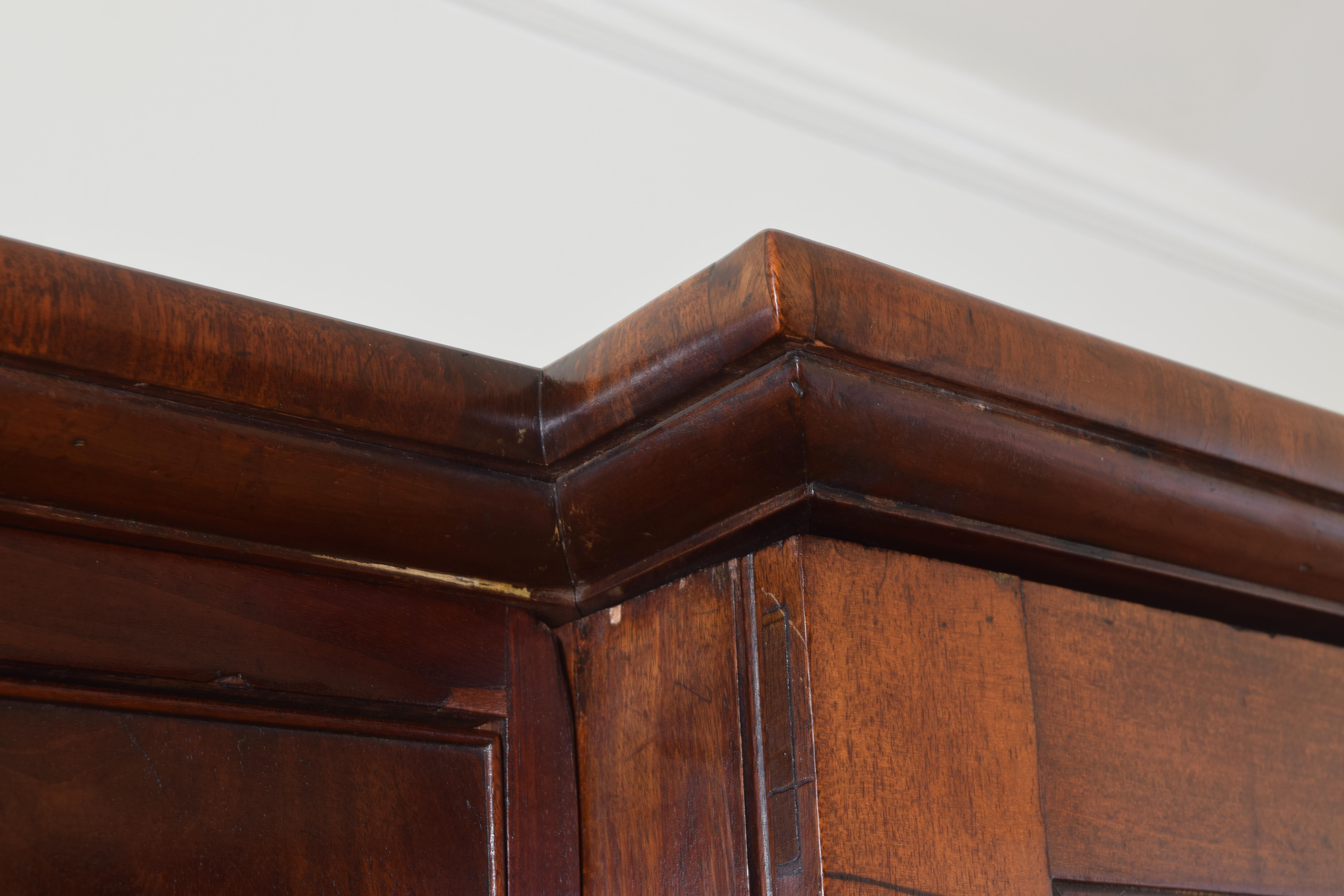 English Mahogany Gentleman's Breakfront Linen Press, Mid-19th Century 7