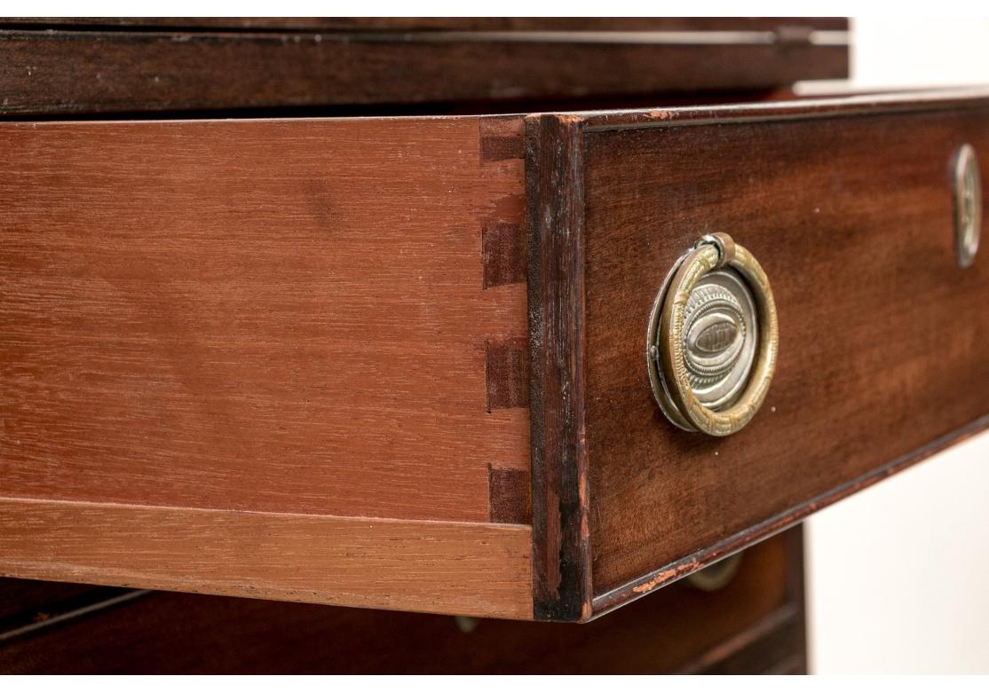 Cassettiera a 4 cassetti in mogano inglese con piano ribaltabile da restaurare In condizioni deteriorate in vendita a Bridgeport, CT
